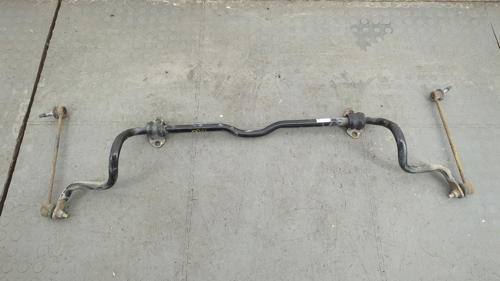 Стабилизатор передний