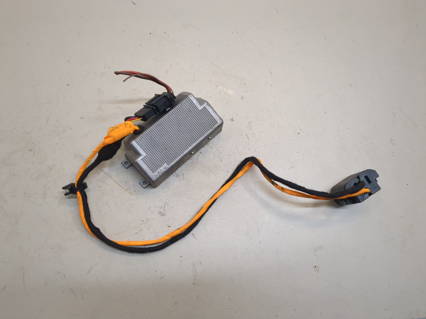 Преобразователь напряжения (адаптер)