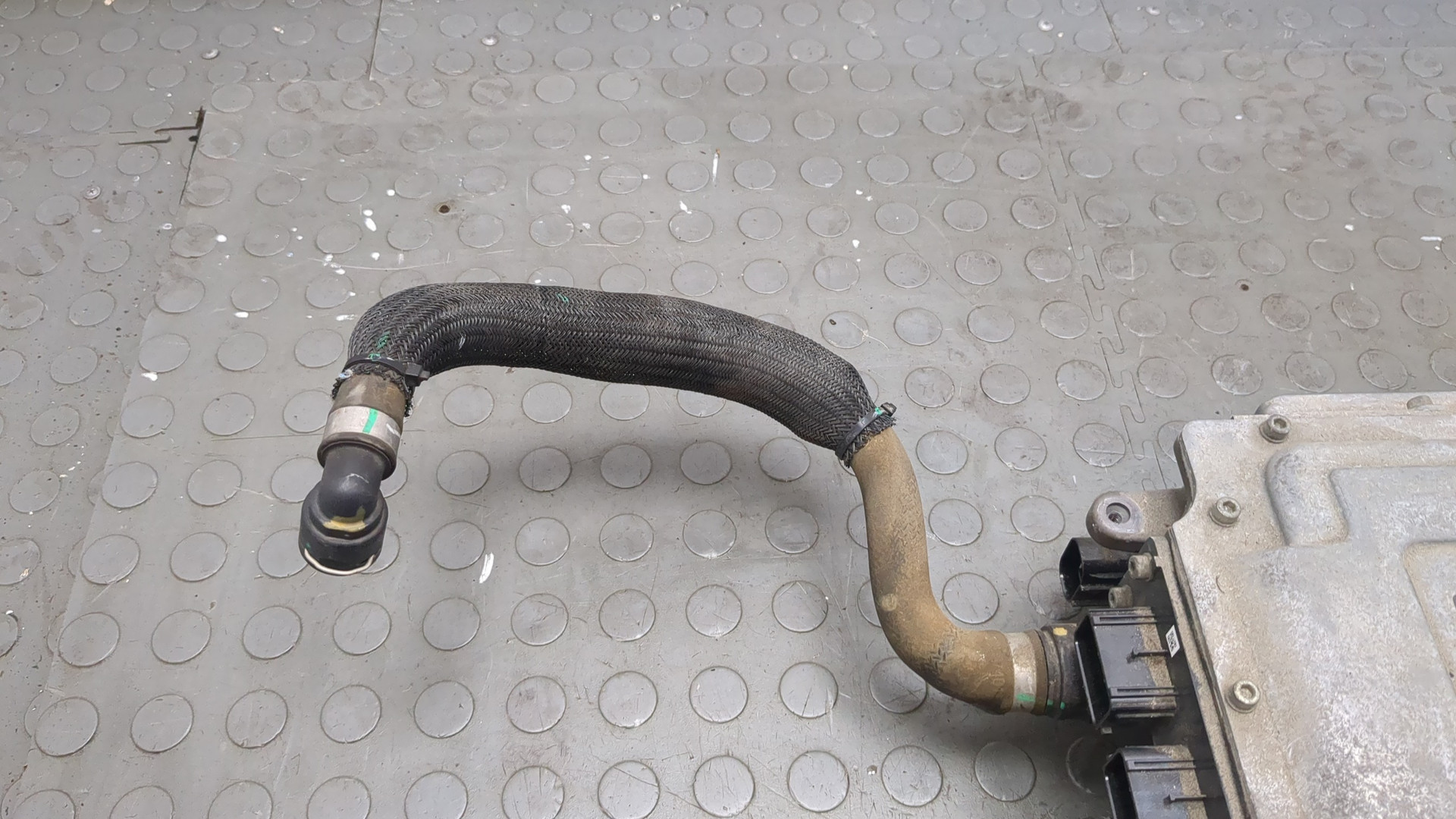 Преобразователь напряжения (адаптер)