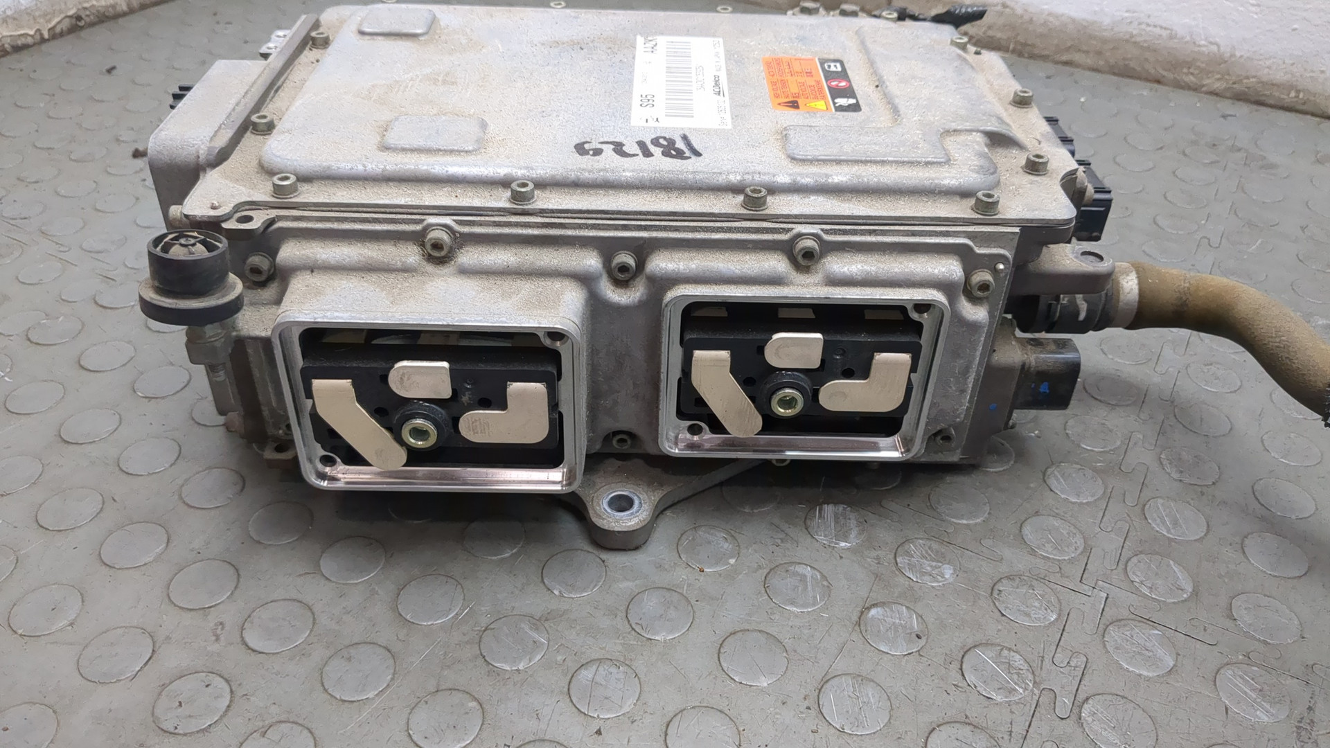 Преобразователь напряжения (адаптер)