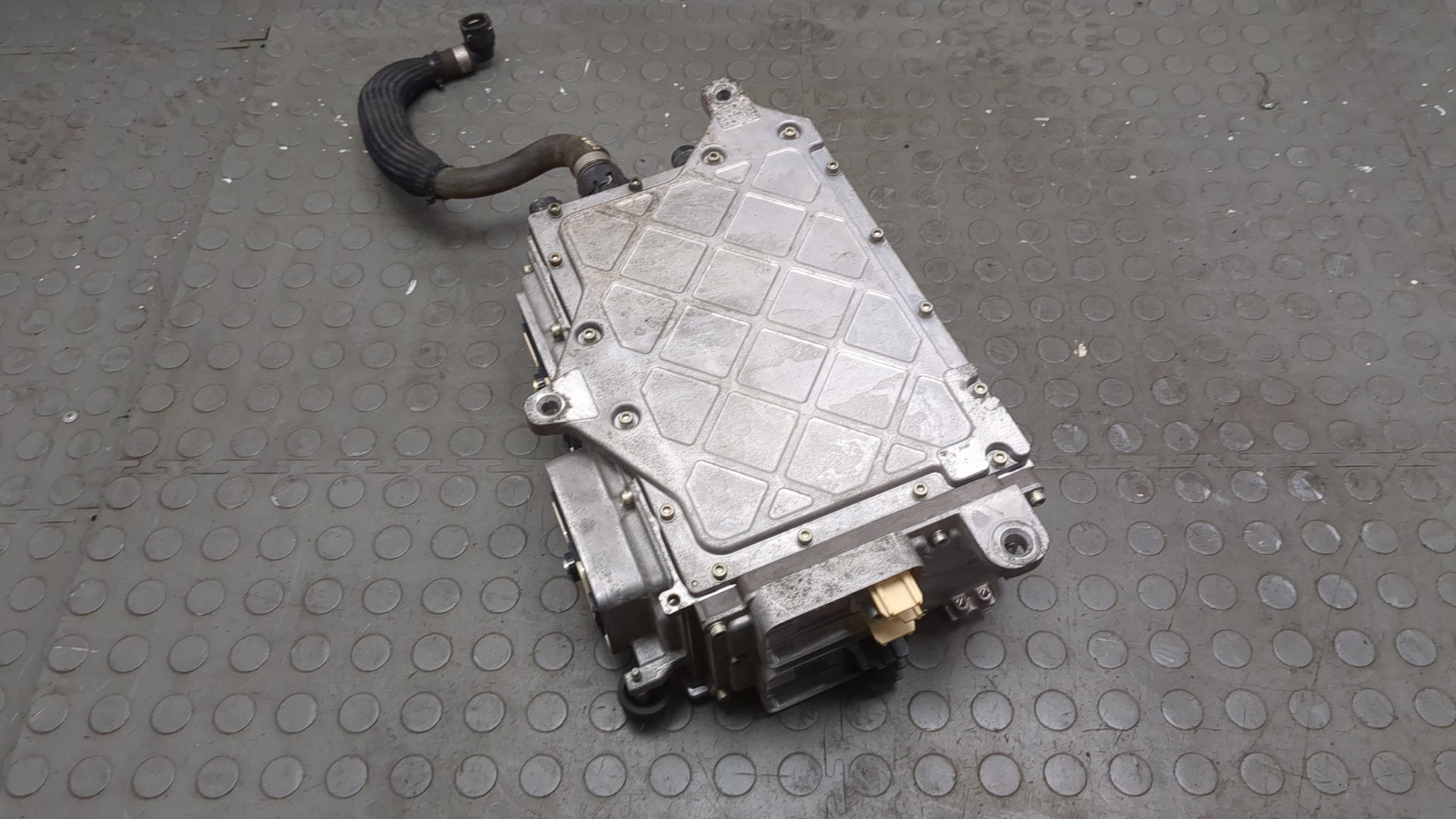 Преобразователь напряжения (адаптер)