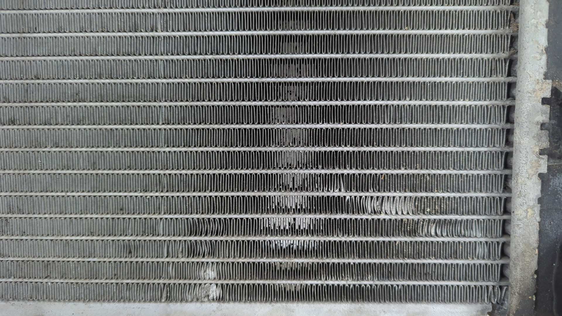 Радиатор охлаждения двигателя основной