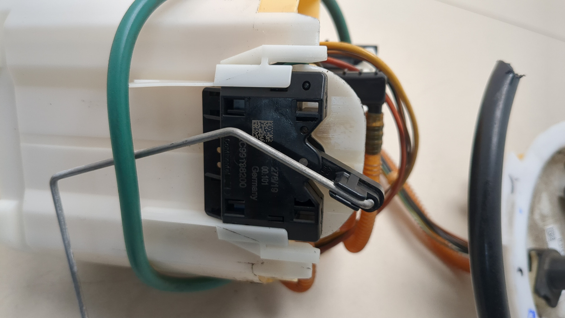 Насос топливный электрический