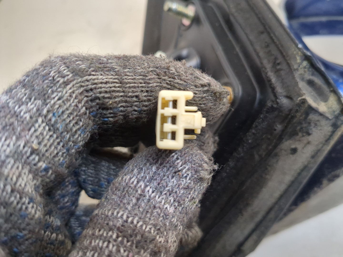 Зеркало правое электрическое