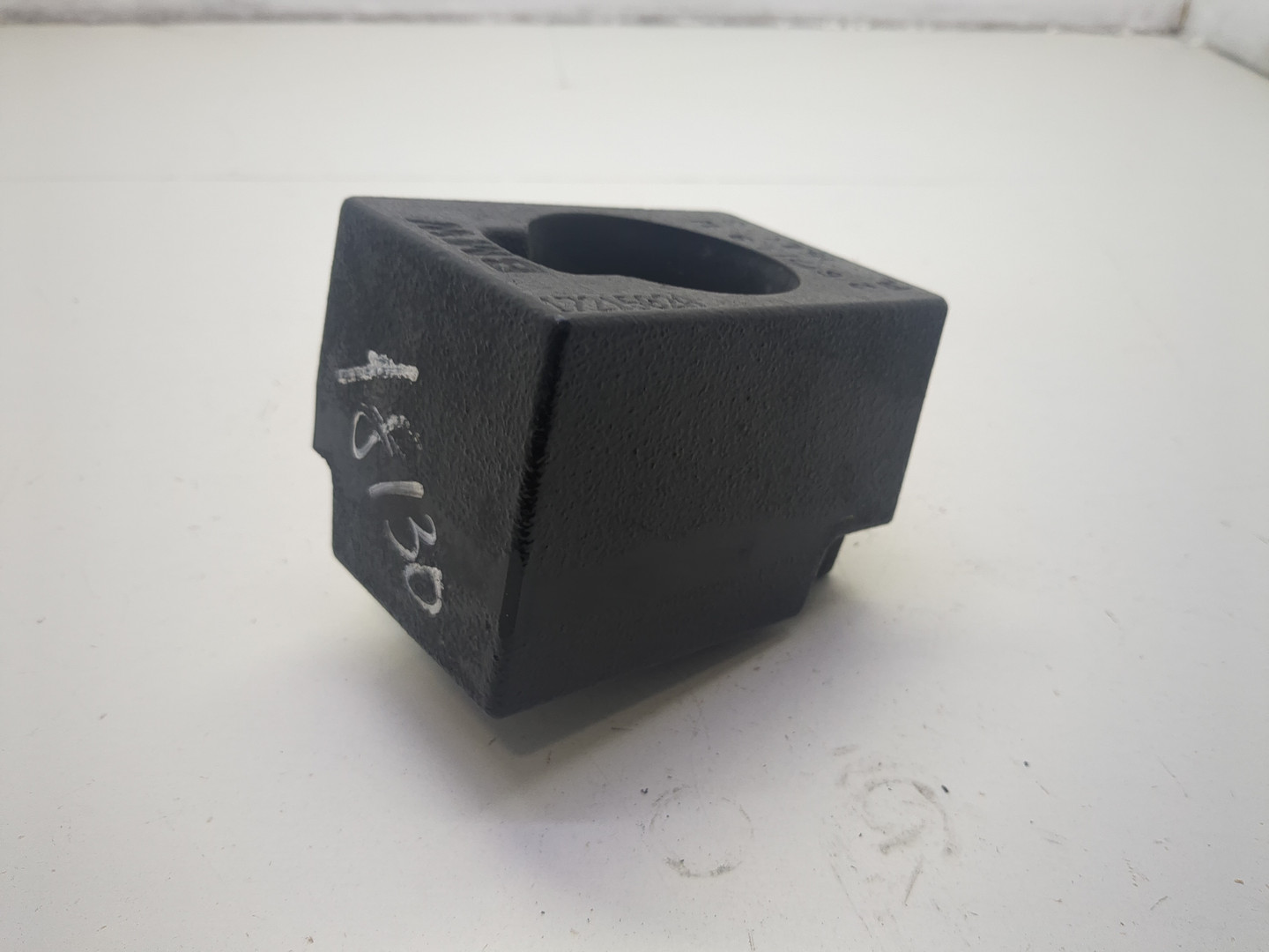 Кронштейн передней балки