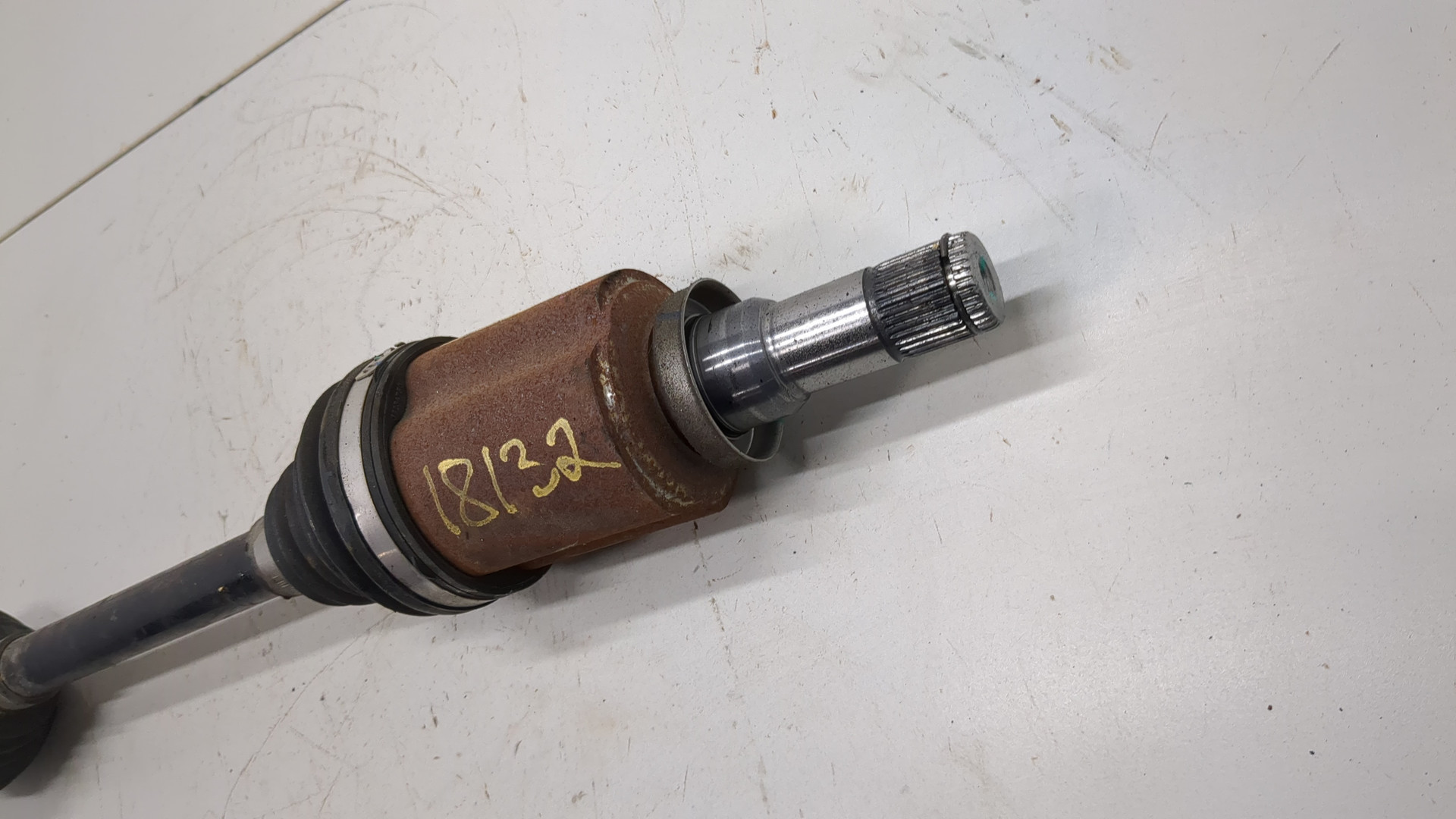 Полуось передняя левая