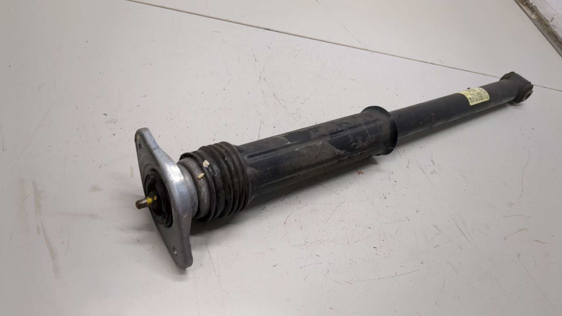 Амортизатор задний (стойка)