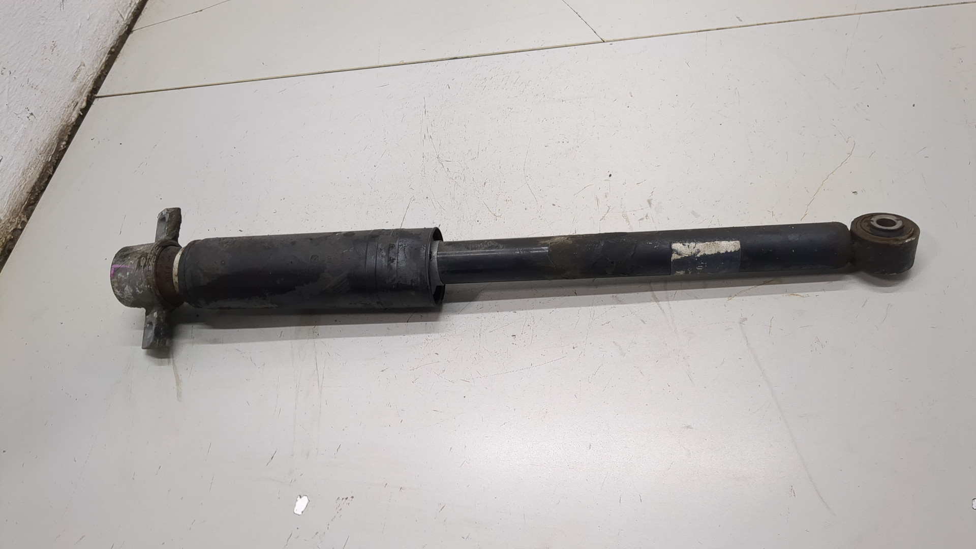 Амортизатор задний (стойка)