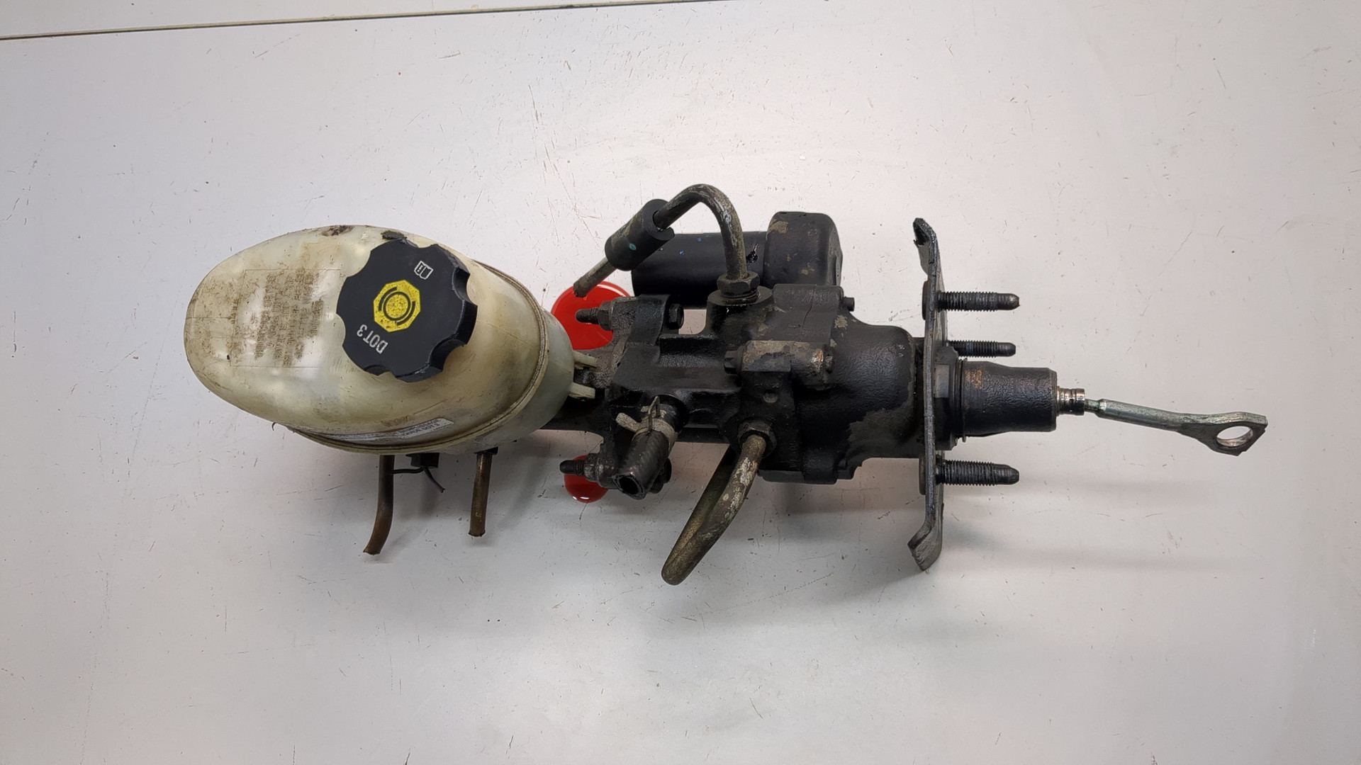 Цилиндр тормозной главный