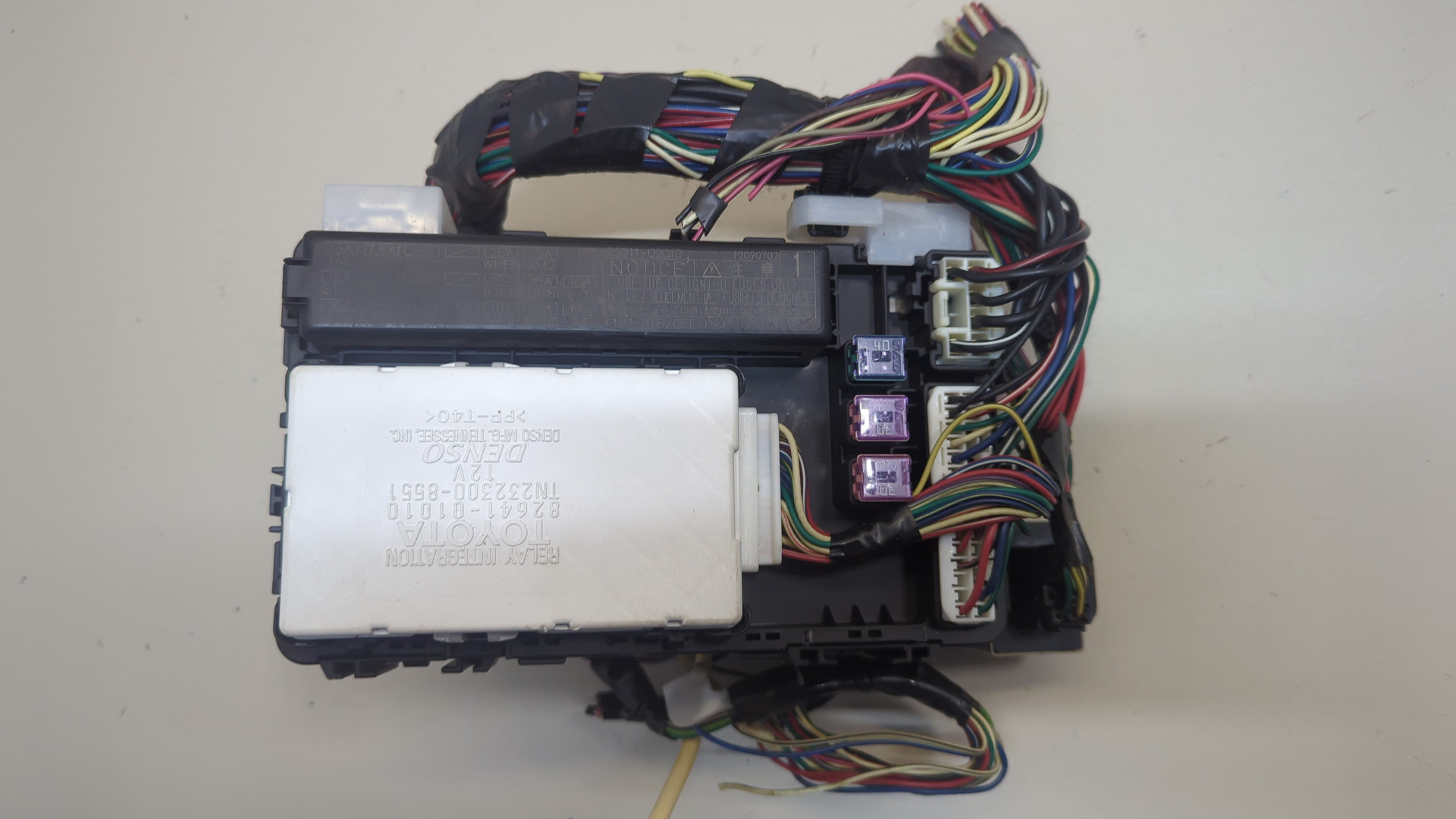 Блок предохранителей