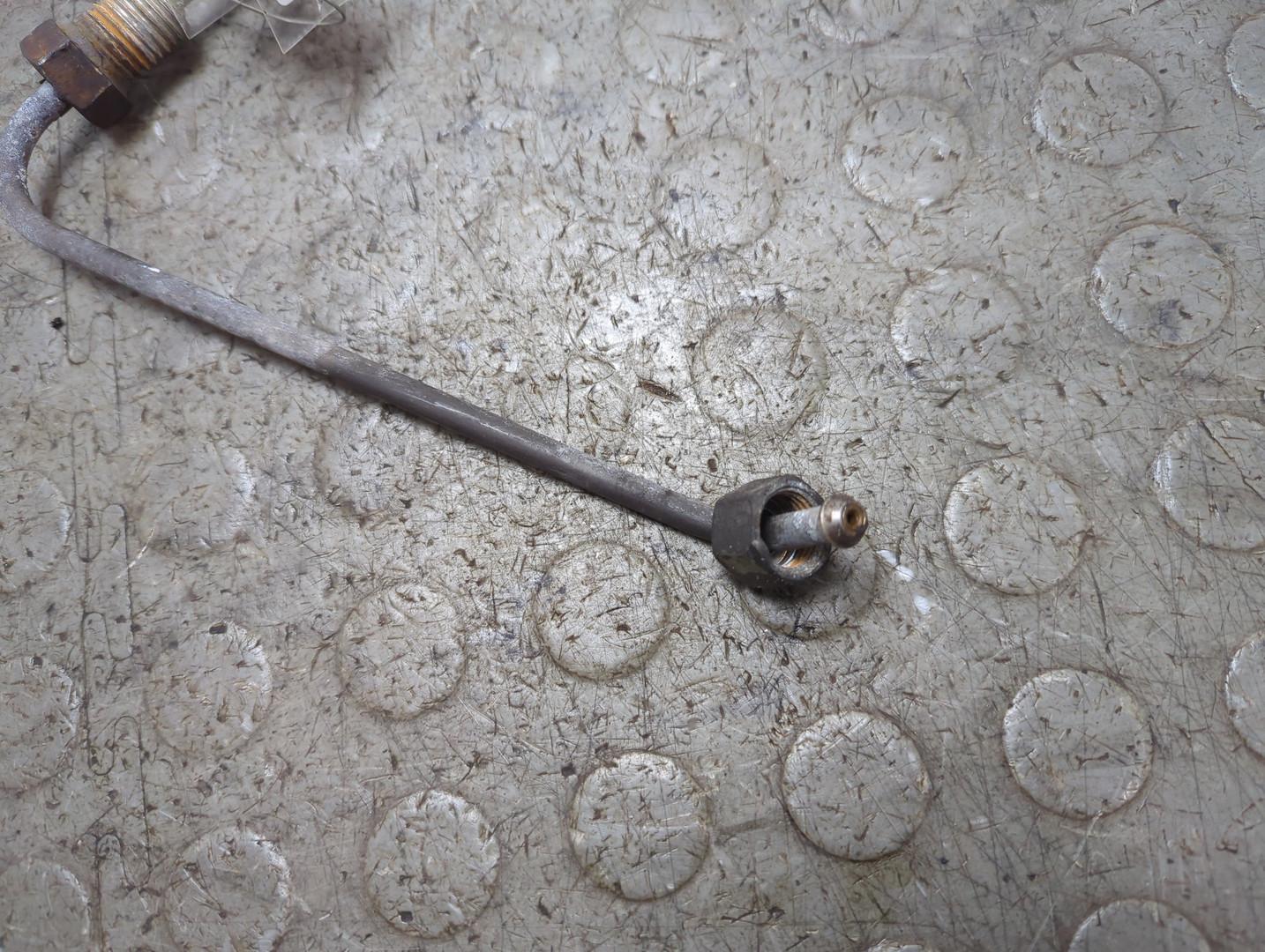 Трубка топливная