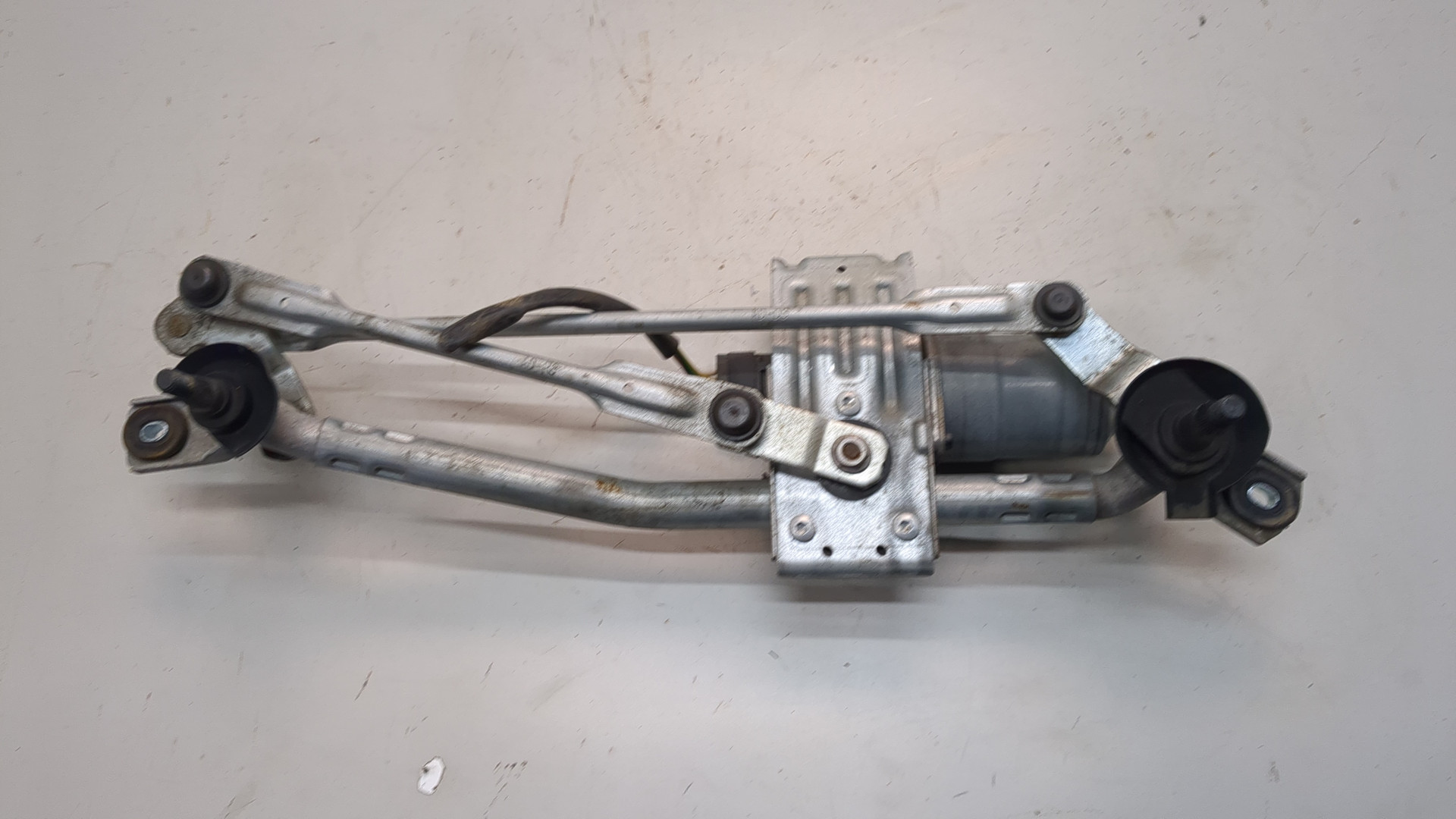 Трапеция стеклоочистителей