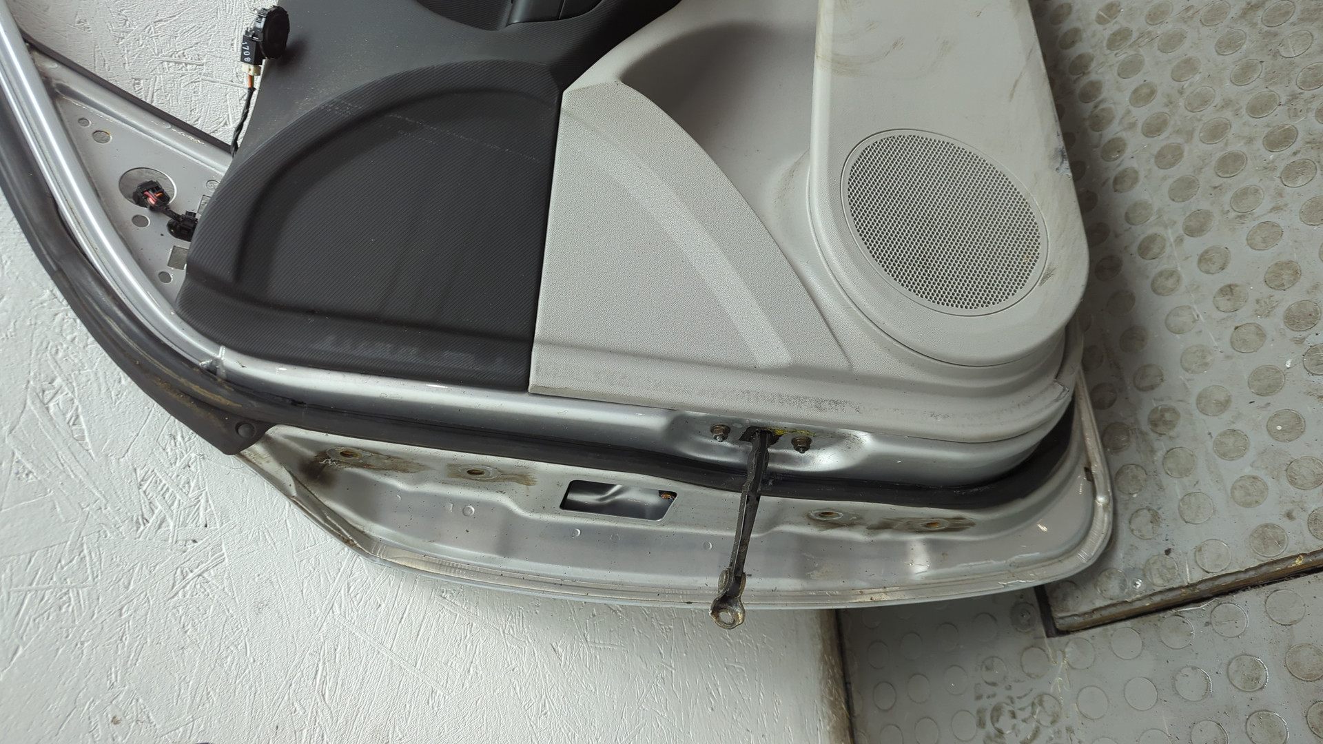 Дверь передняя правая