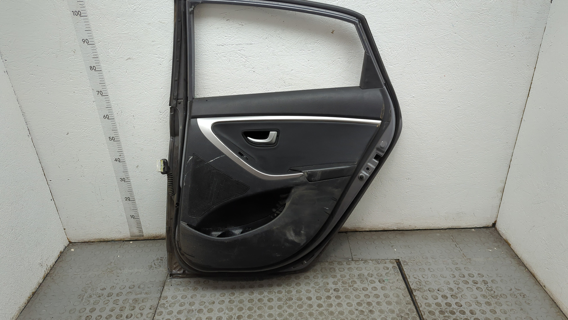 Дверь задняя правая