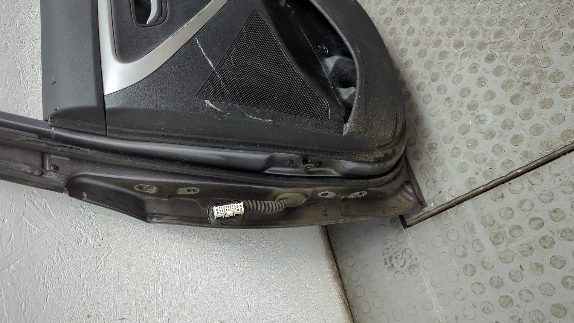 Дверь задняя правая