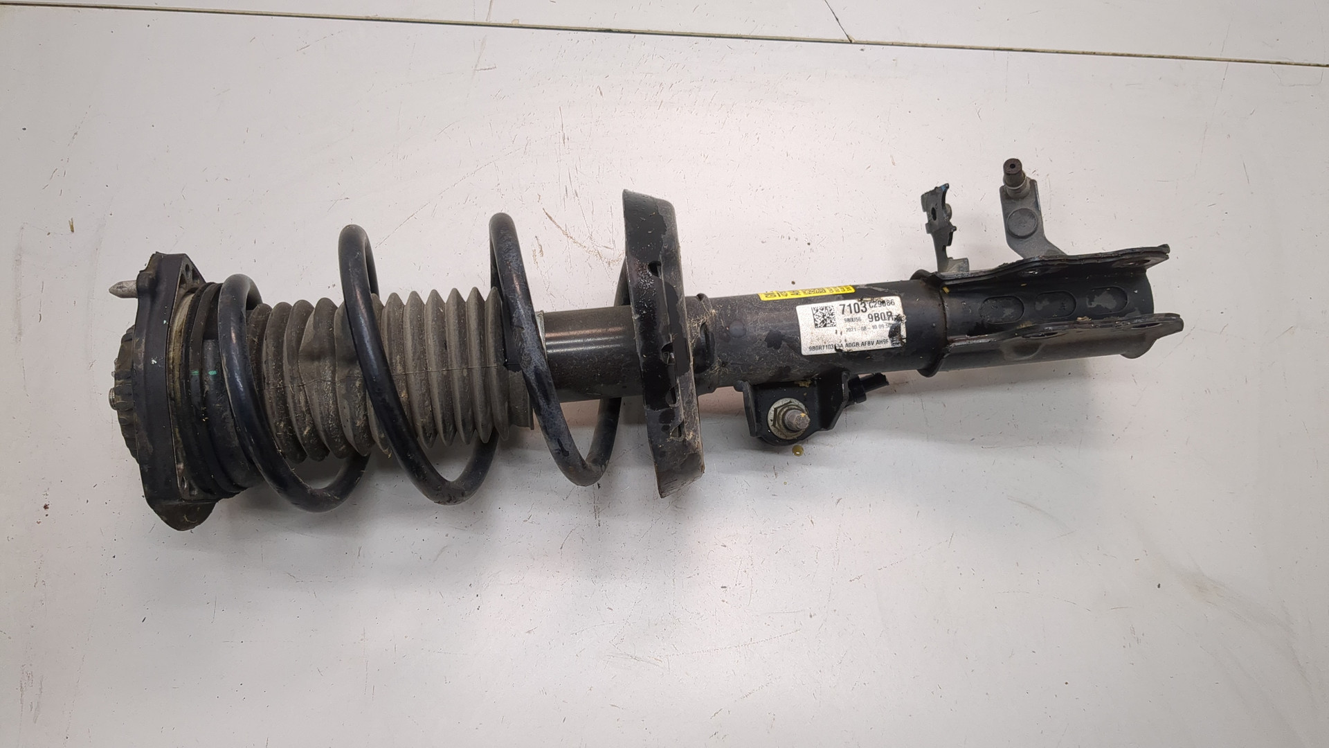 Амортизатор передний правый