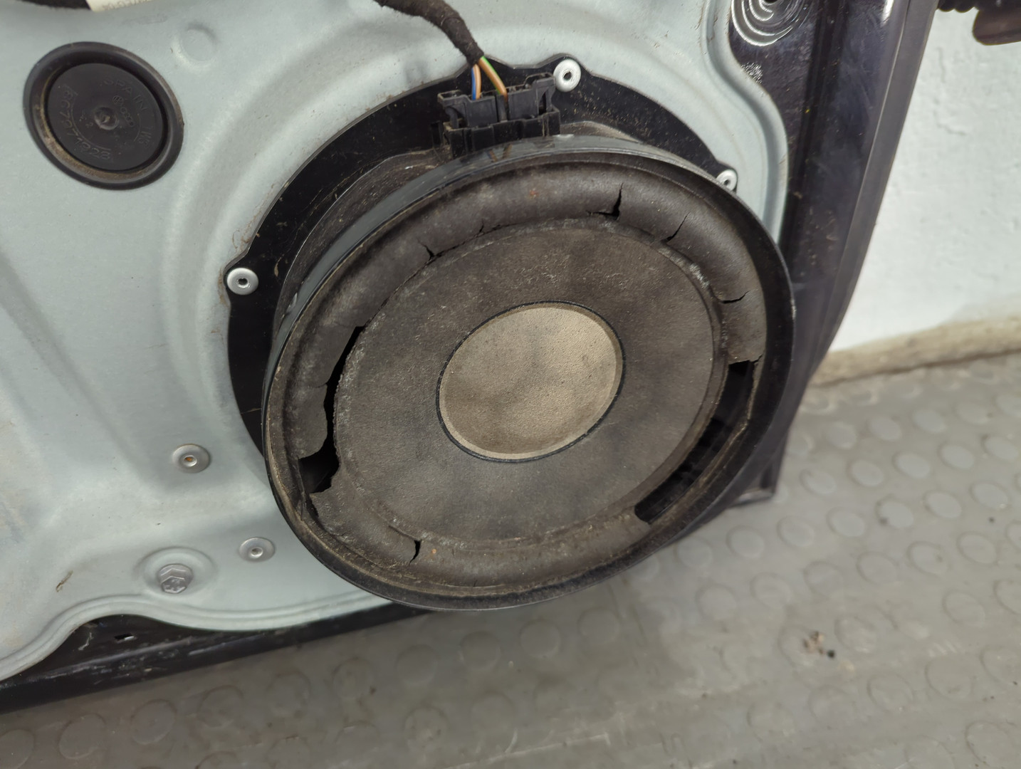 Дверь передняя левая