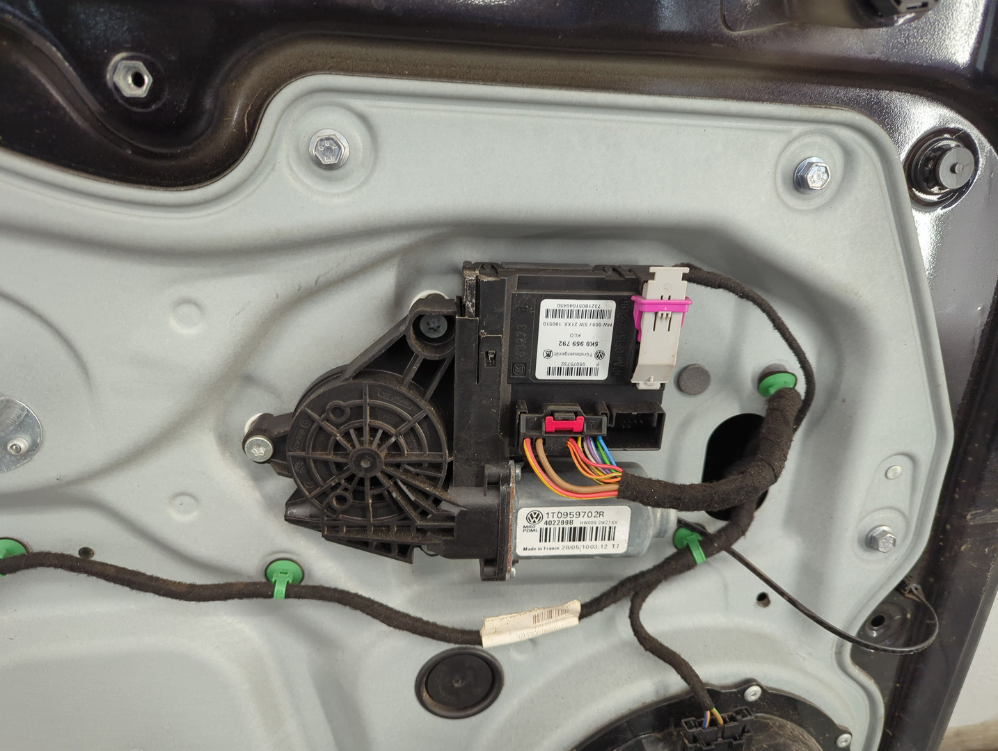 Дверь передняя левая