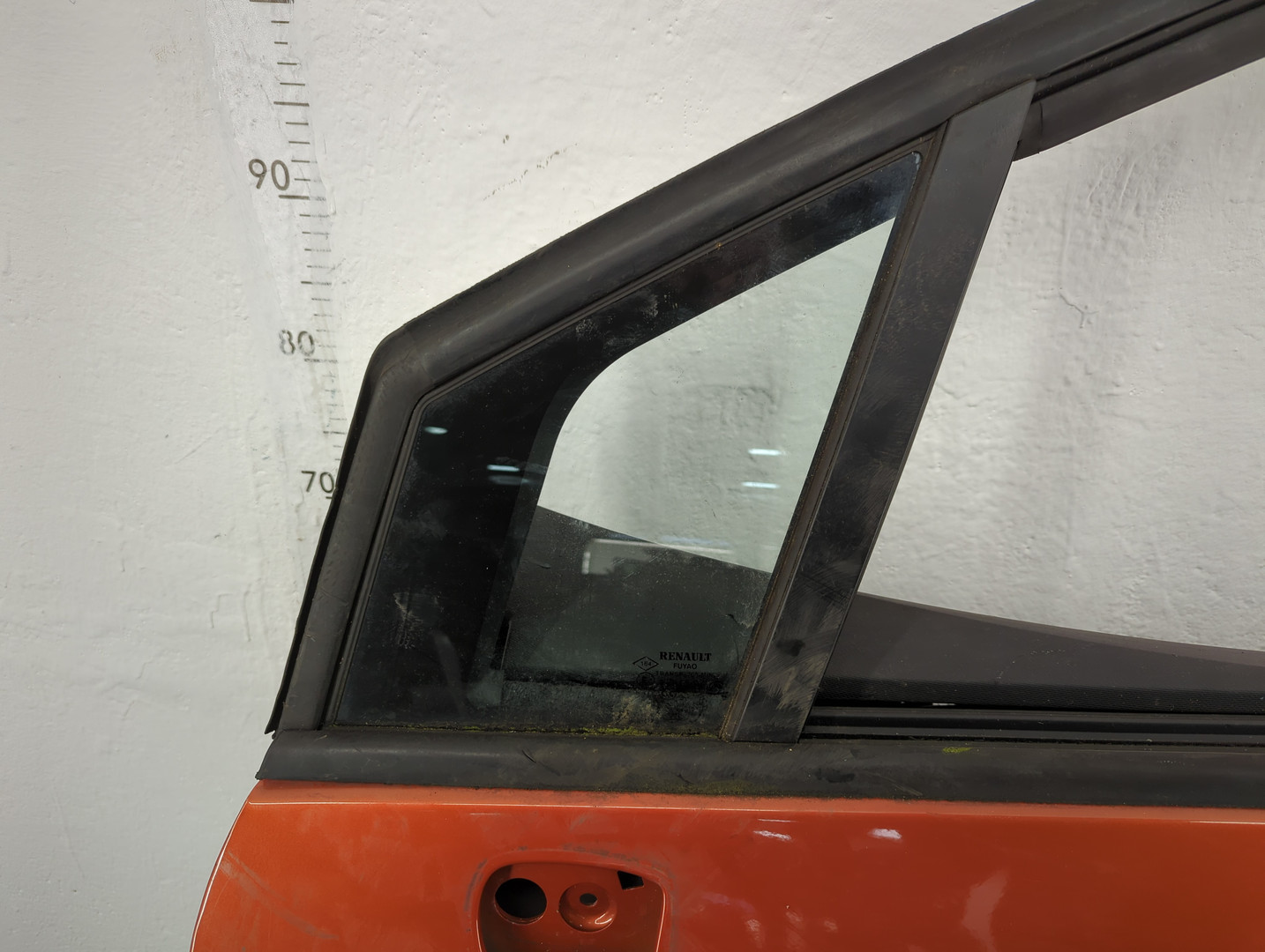 Дверь передняя левая