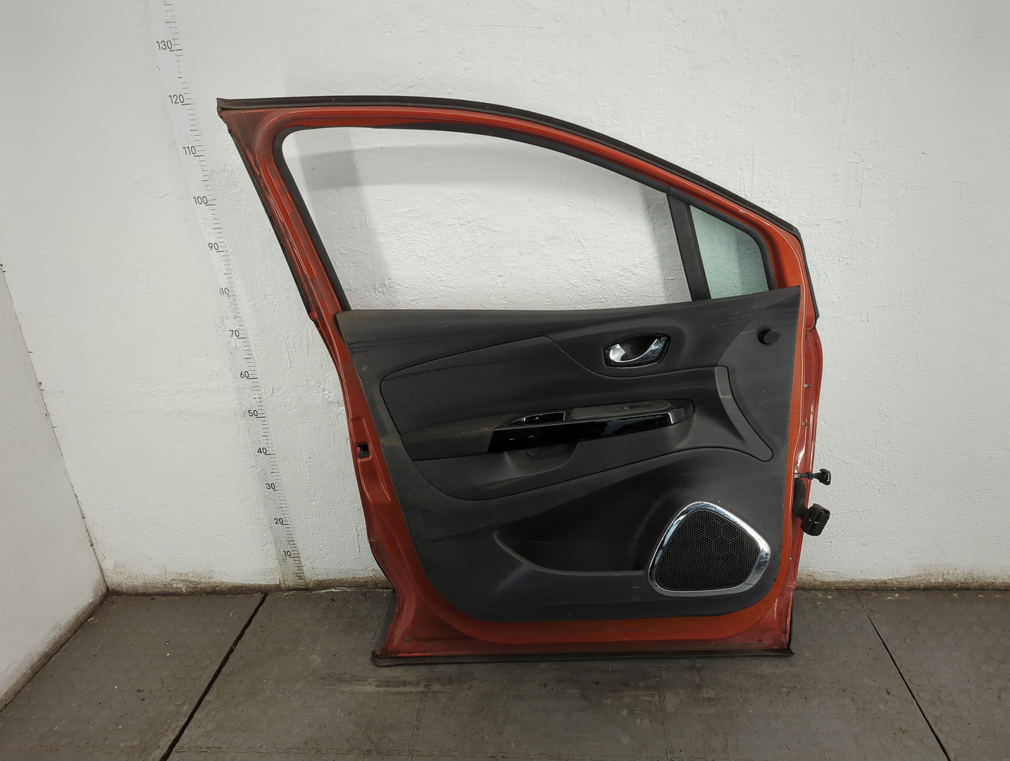 Дверь передняя левая