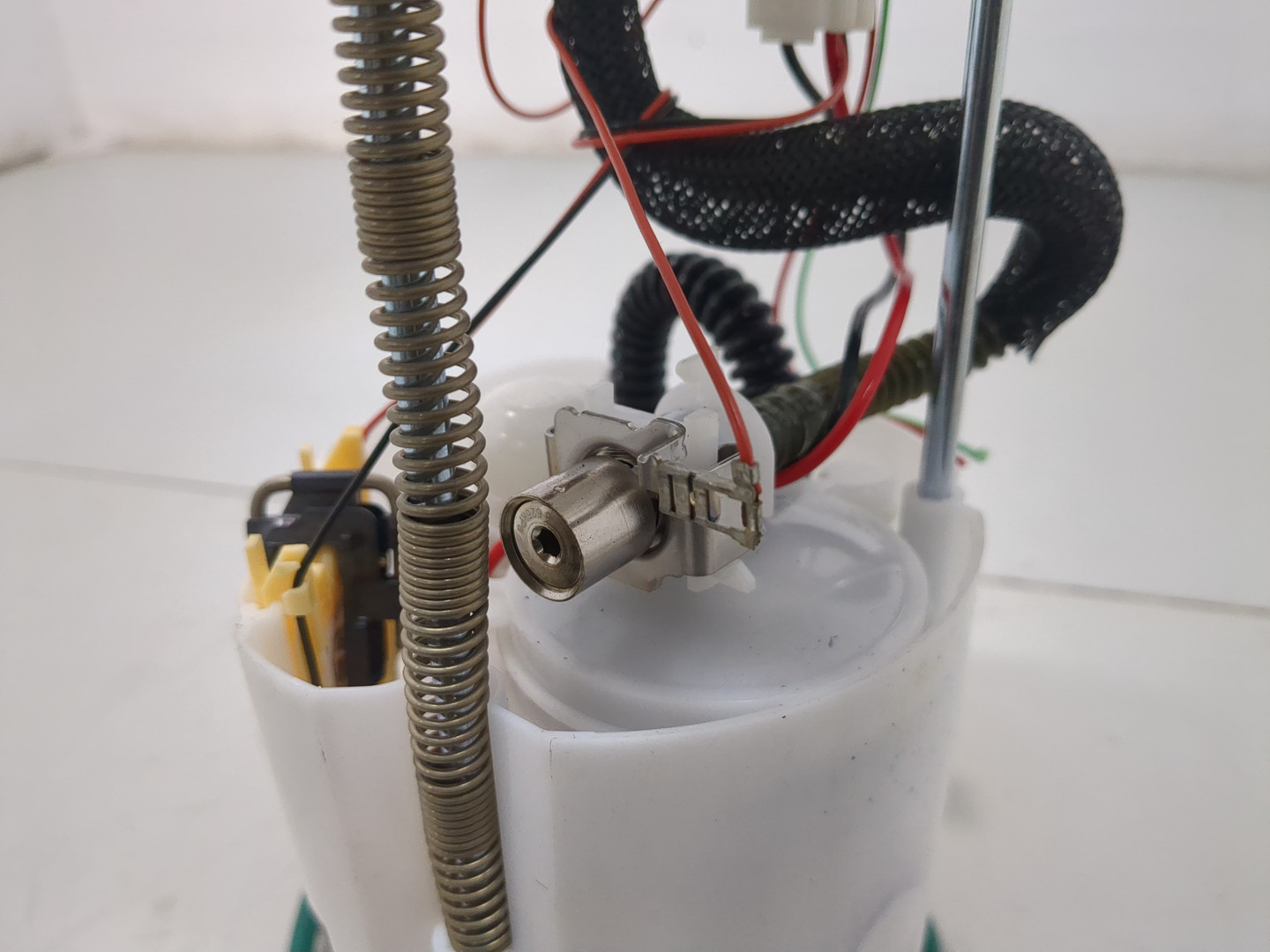 Насос топливный электрический