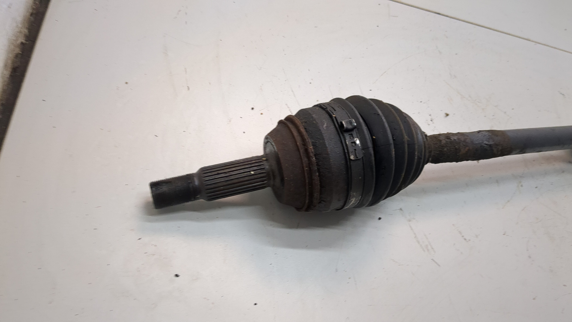 Полуось передняя правая