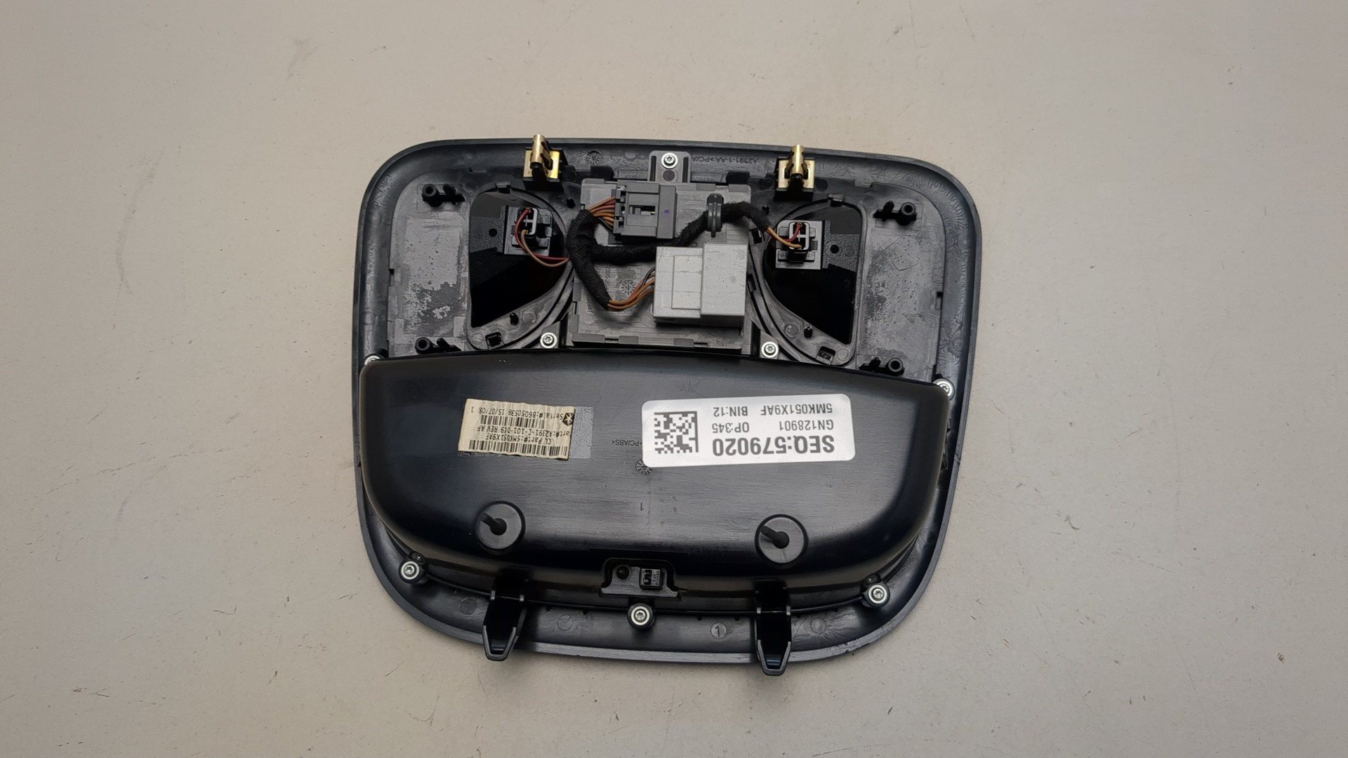 Плафон салонный