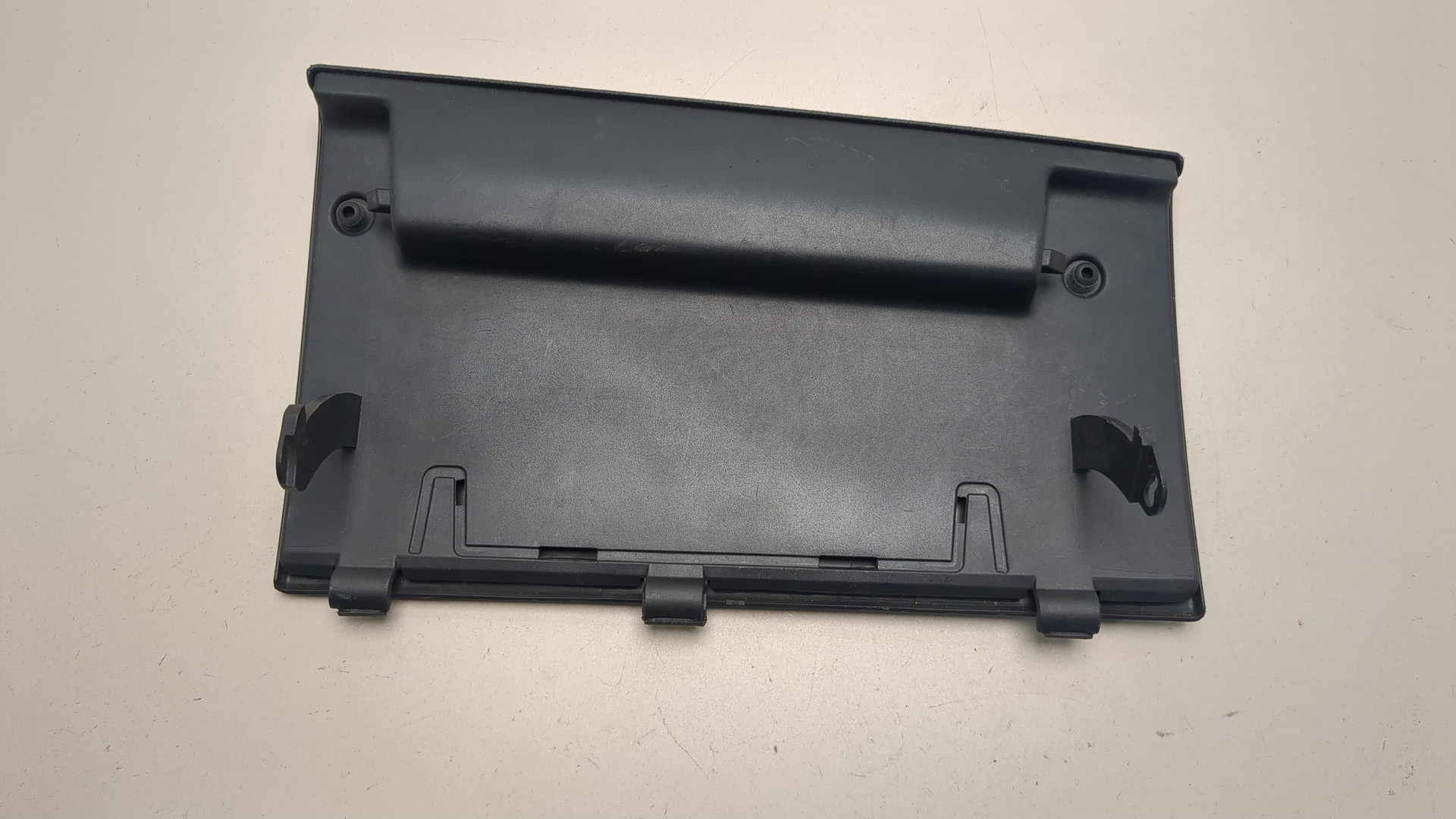 Крышка бардачка