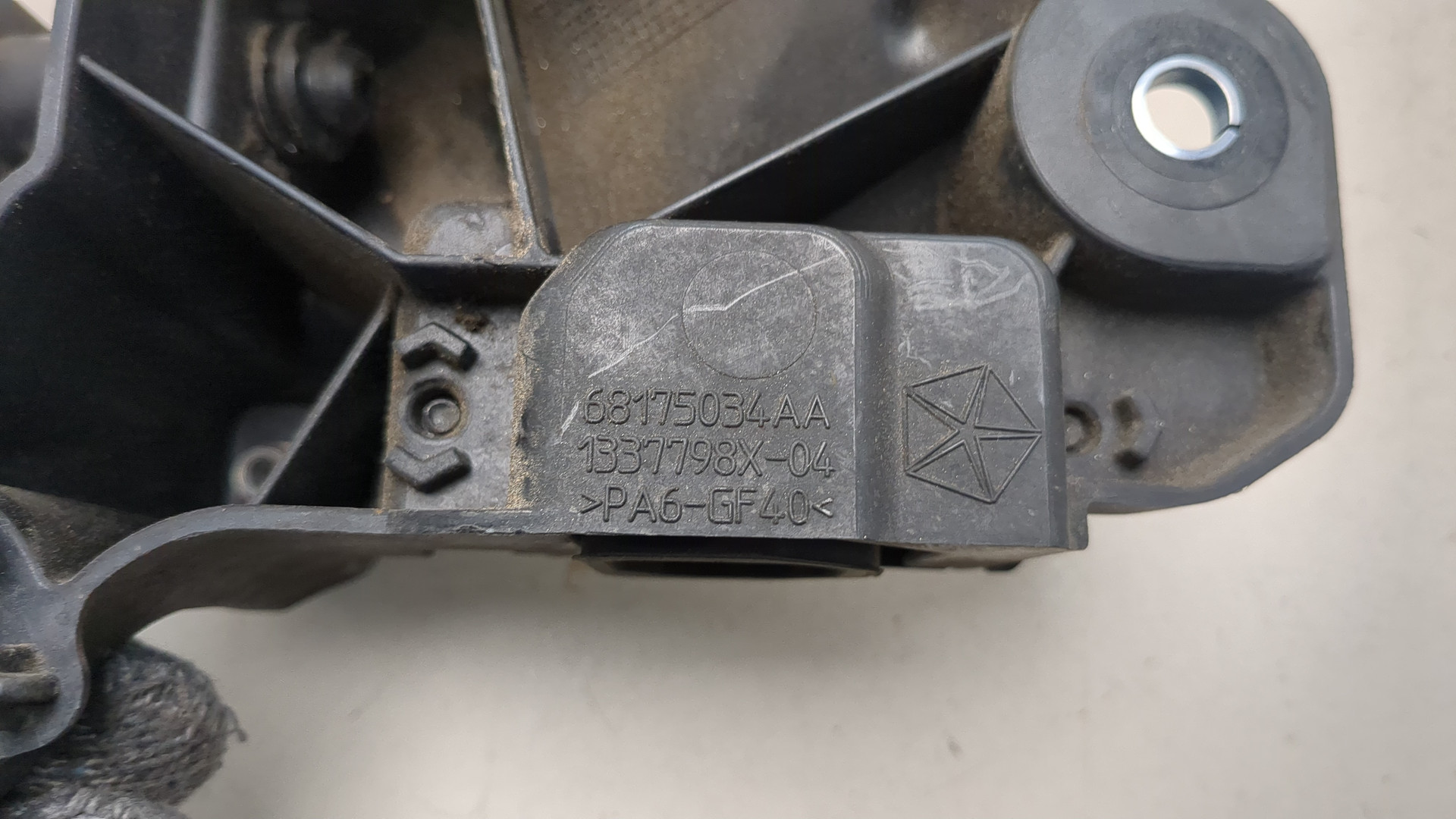 Кронштейн радиатора