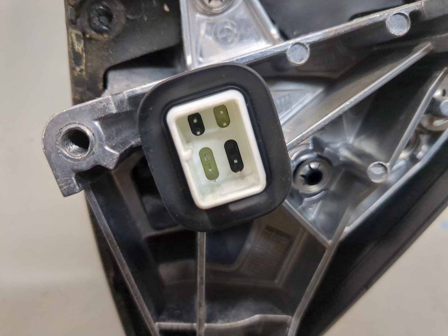 Зеркало левое электрическое