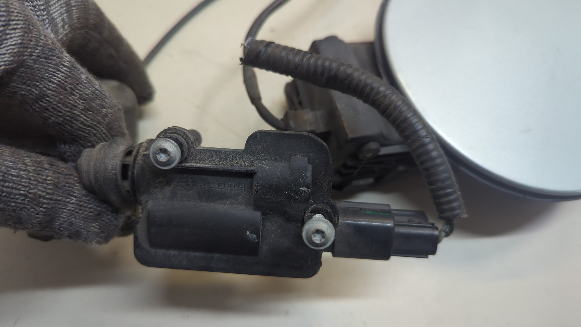 Лючок бензобака