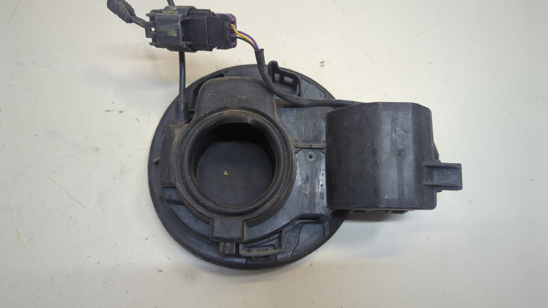 Лючок бензобака