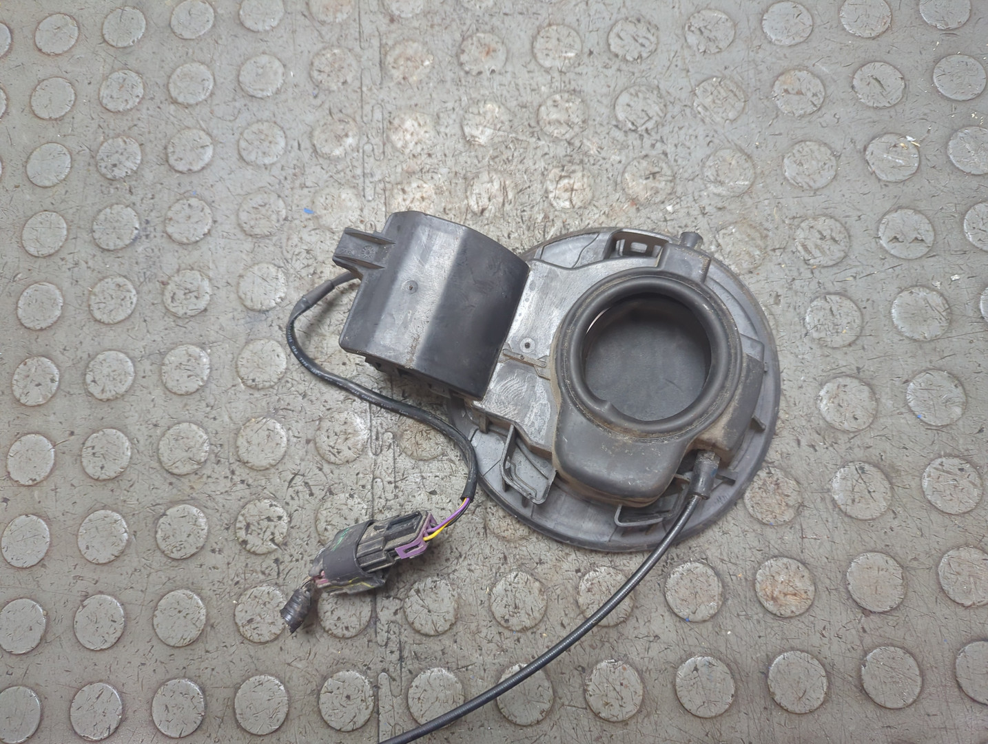 Лючок бензобака