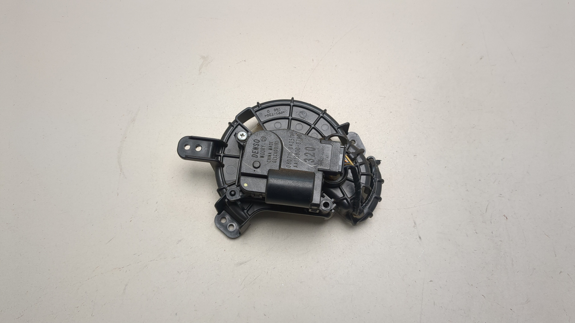 Моторчик заслонки печки