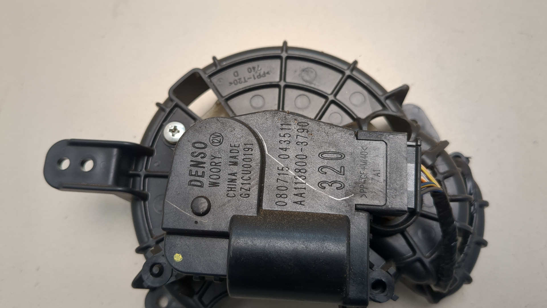 Моторчик заслонки печки