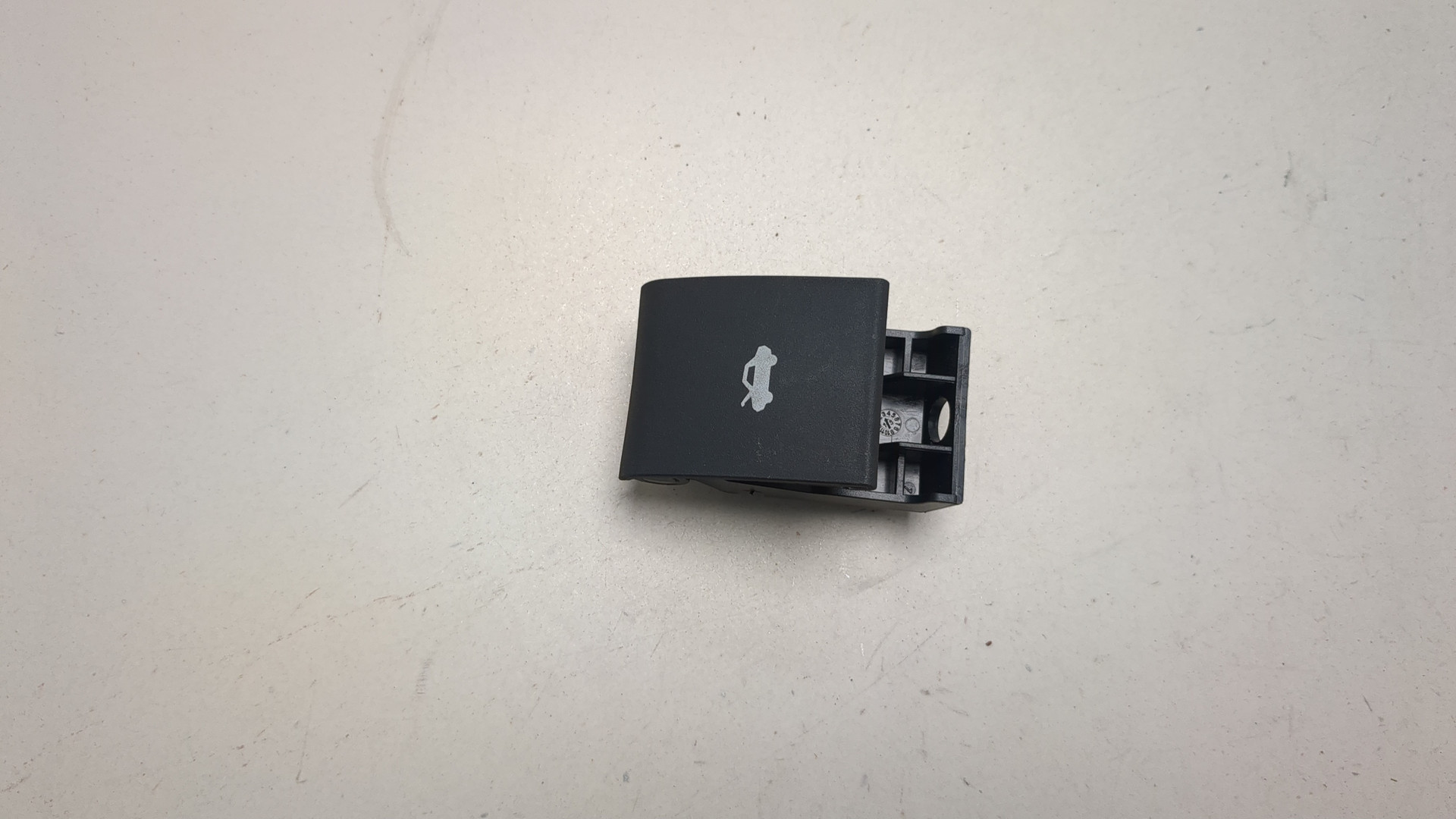 Ручка открывания капота