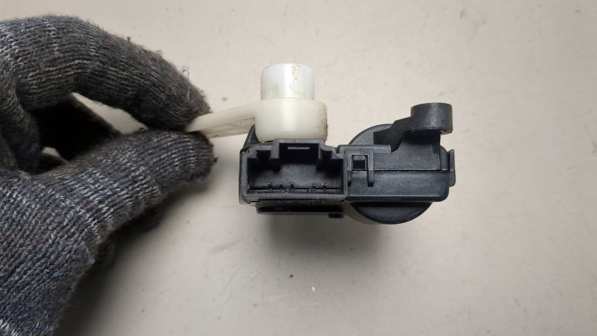 Моторчик заслонки печки