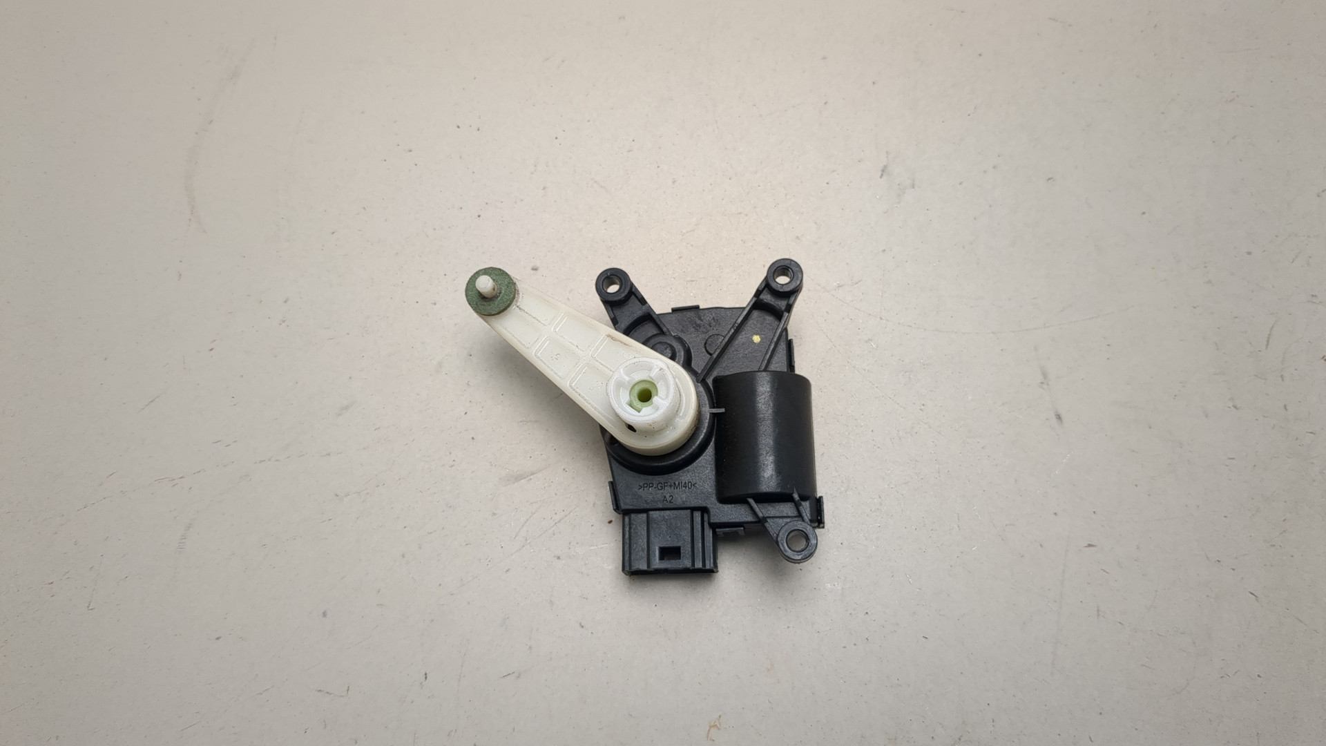 Моторчик заслонки печки