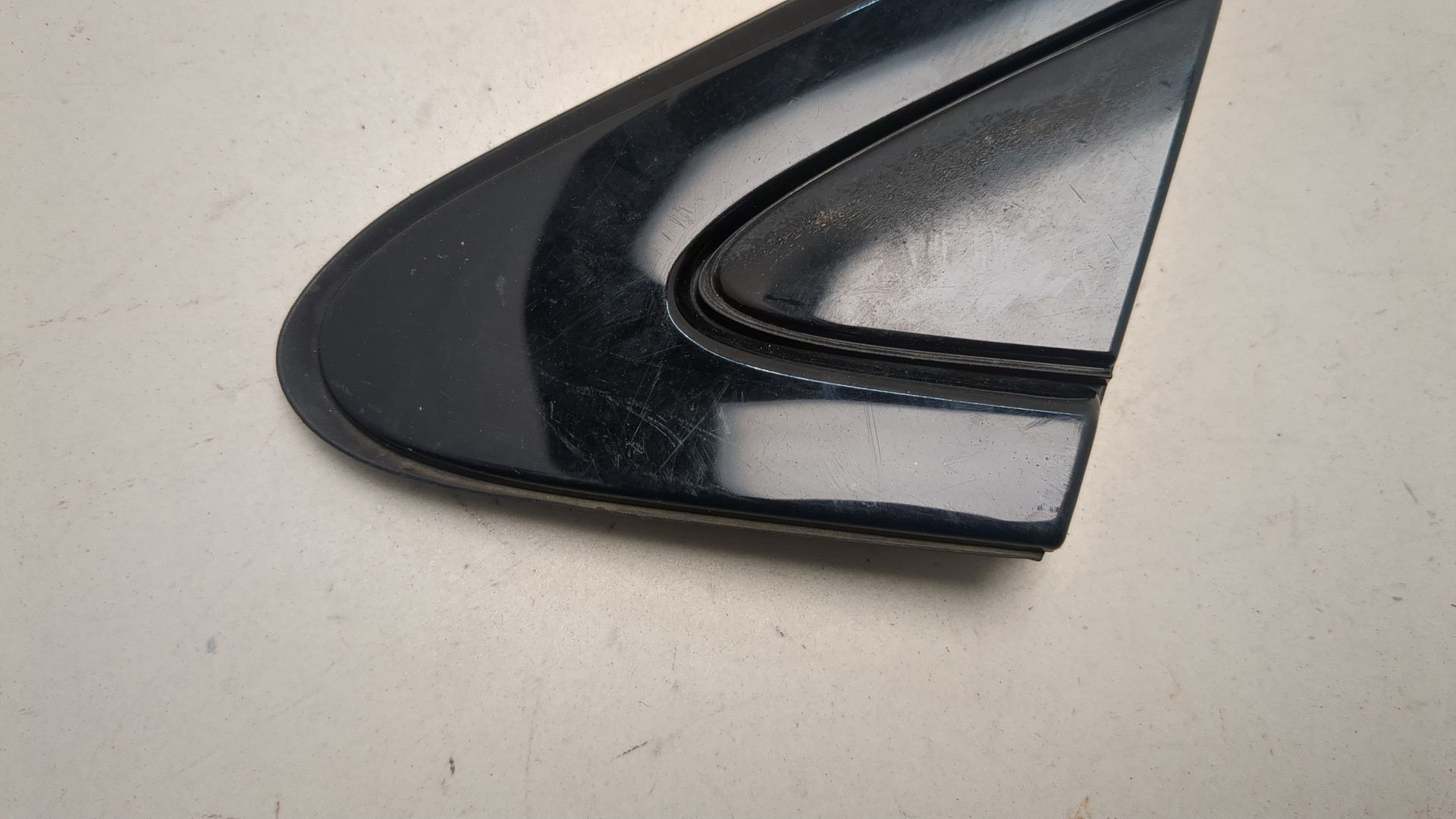 Накладка переднего крыла левого