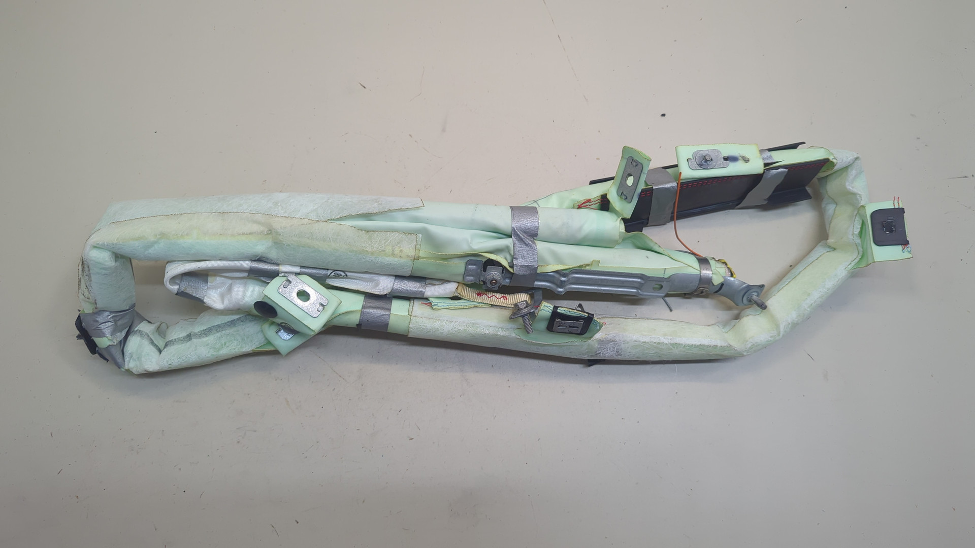 Подушка безопасности боковая (шторка)