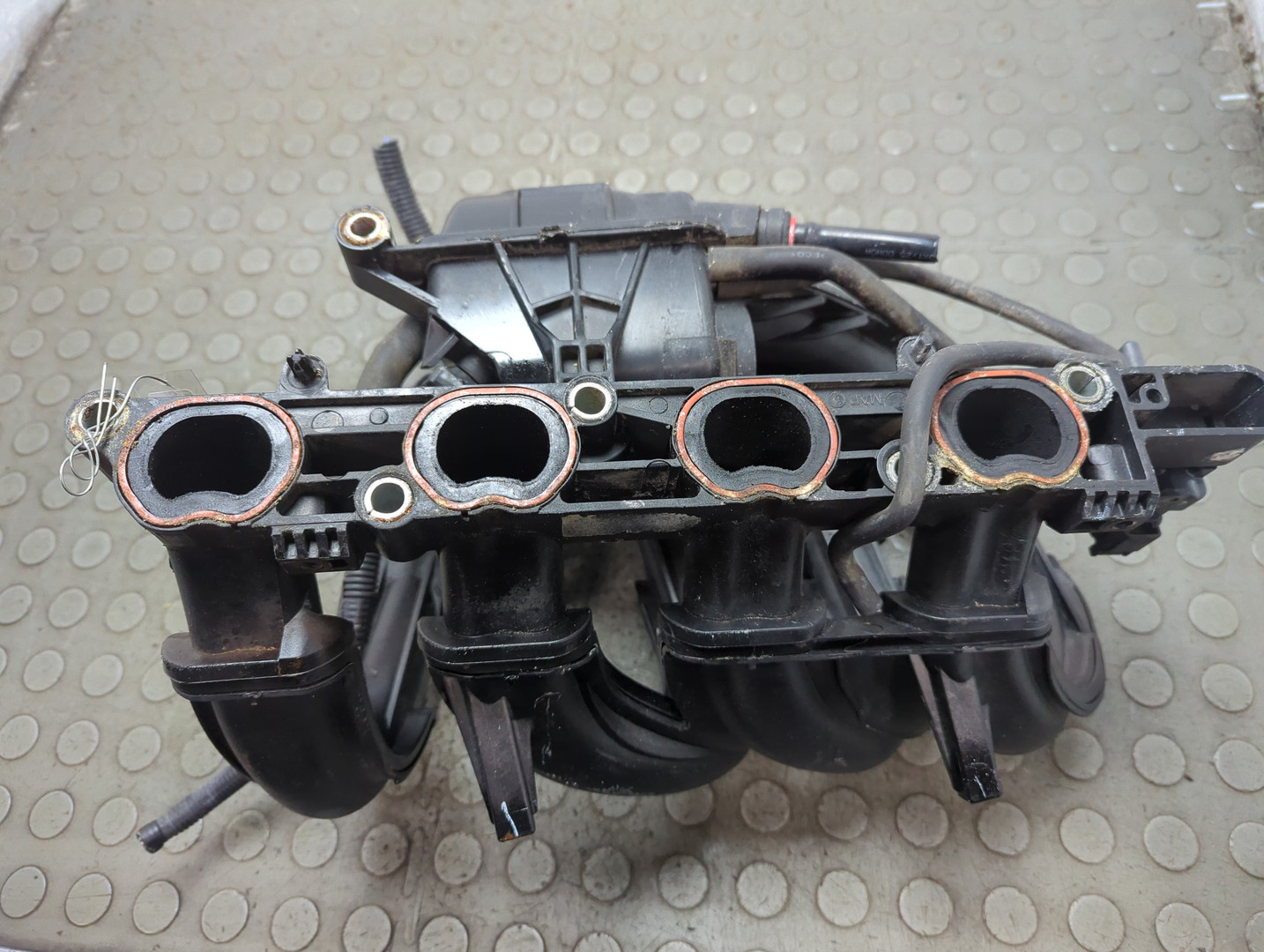 Коллектор впускной