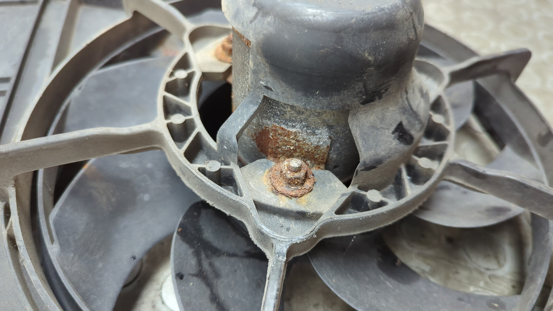 Вентилятор радиатора