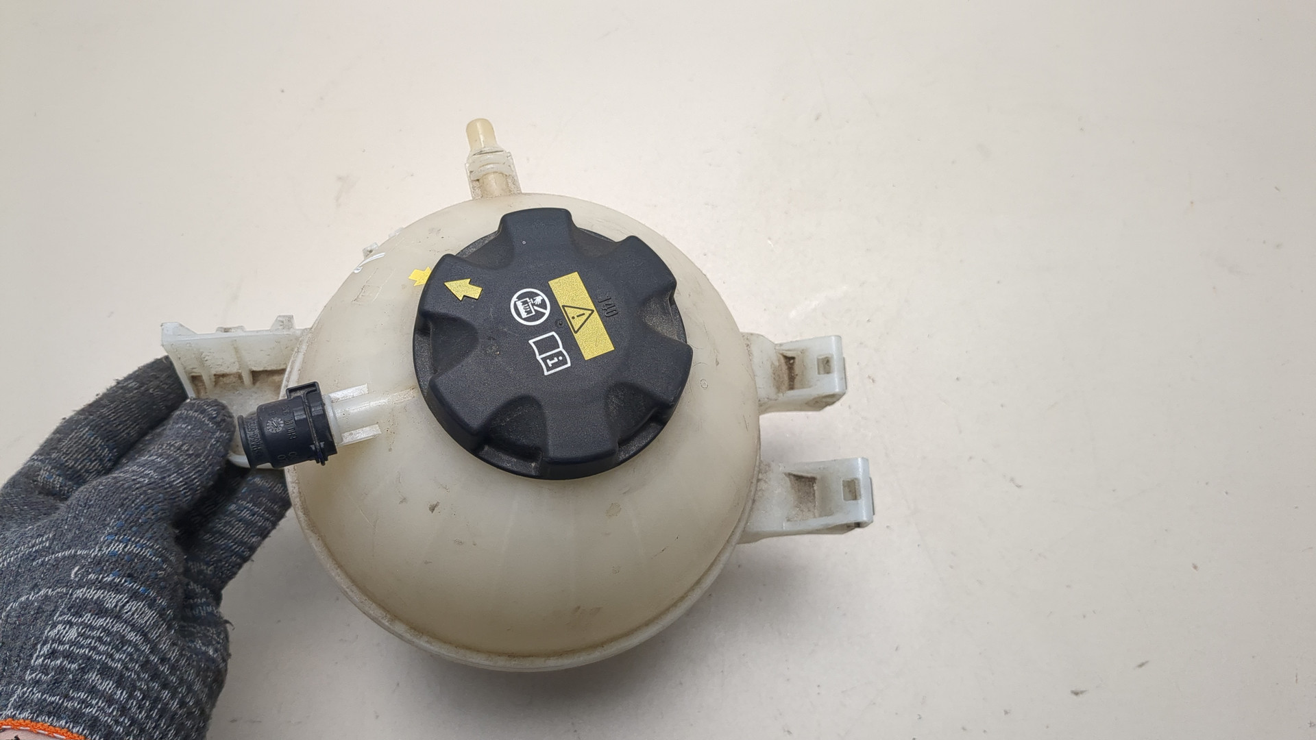 Бачок расширительный