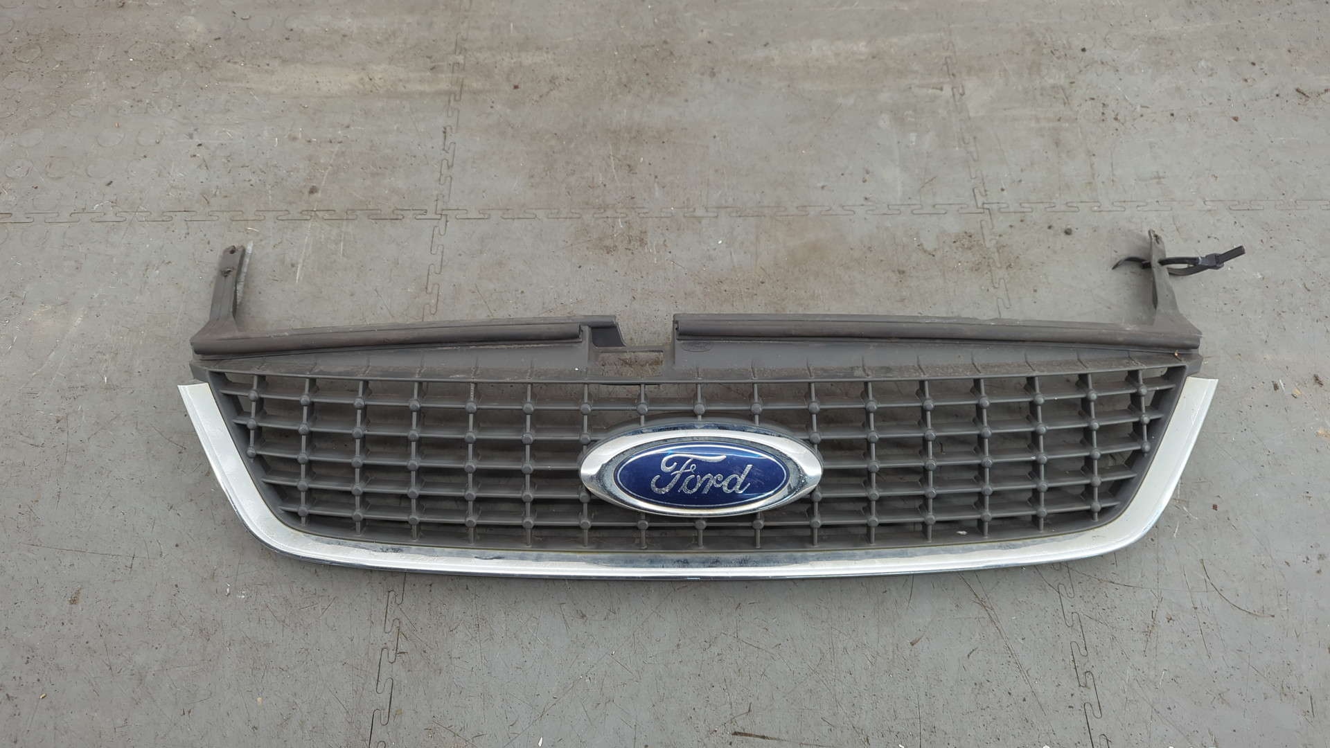 Решетка радиатора