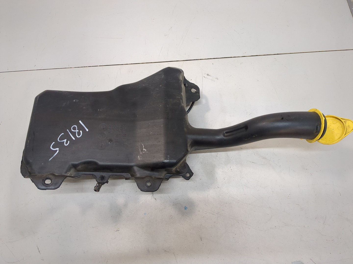 Бачок омывателя лобового стекла