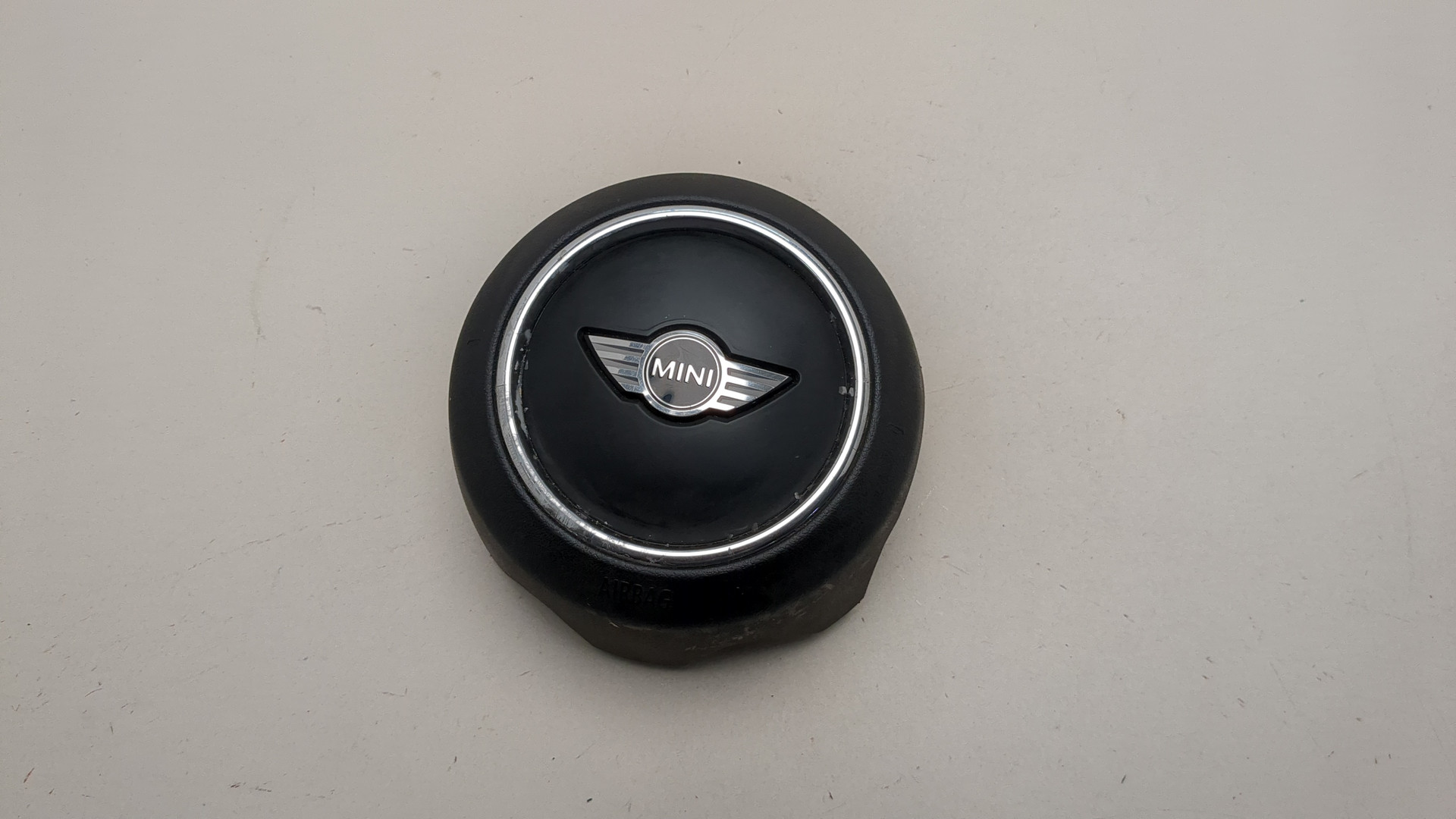 Подушка безопасности в рулевое колесо