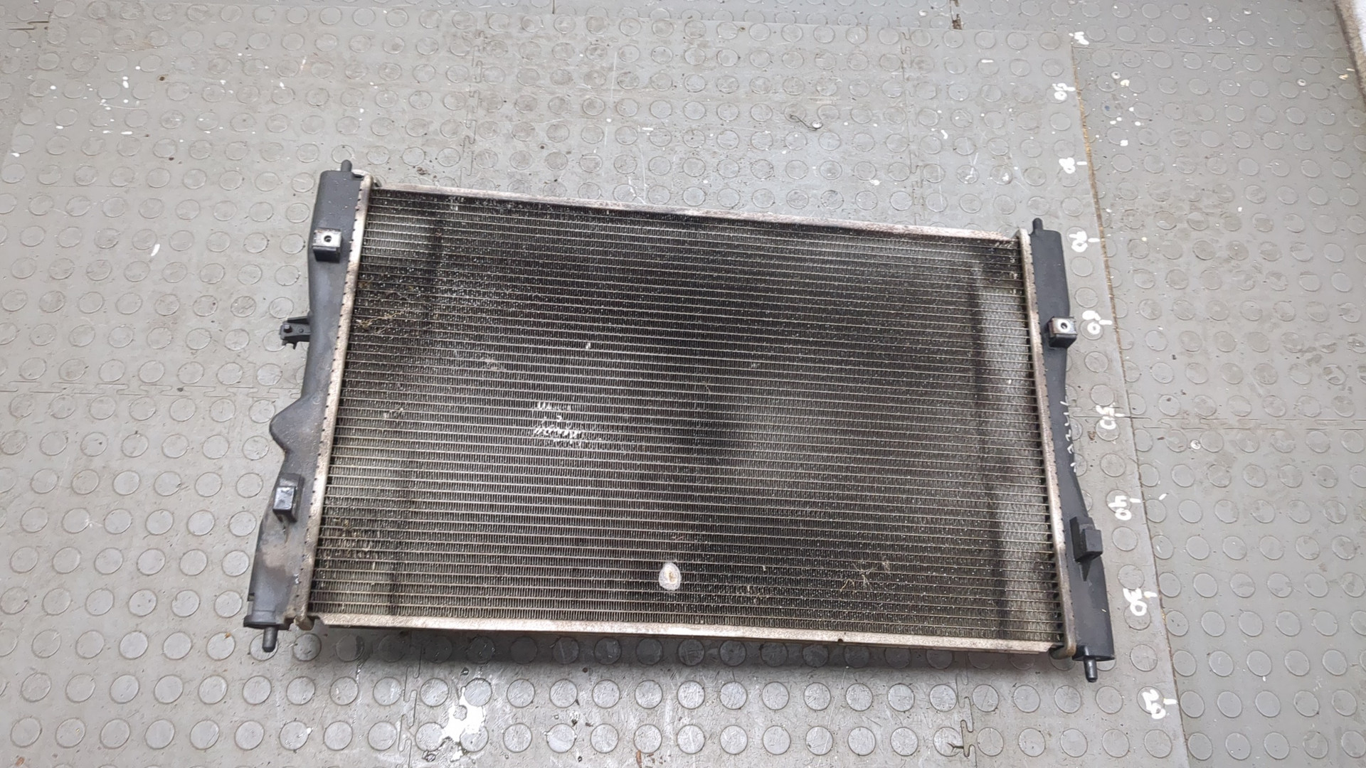 Радиатор охлаждения двигателя основной