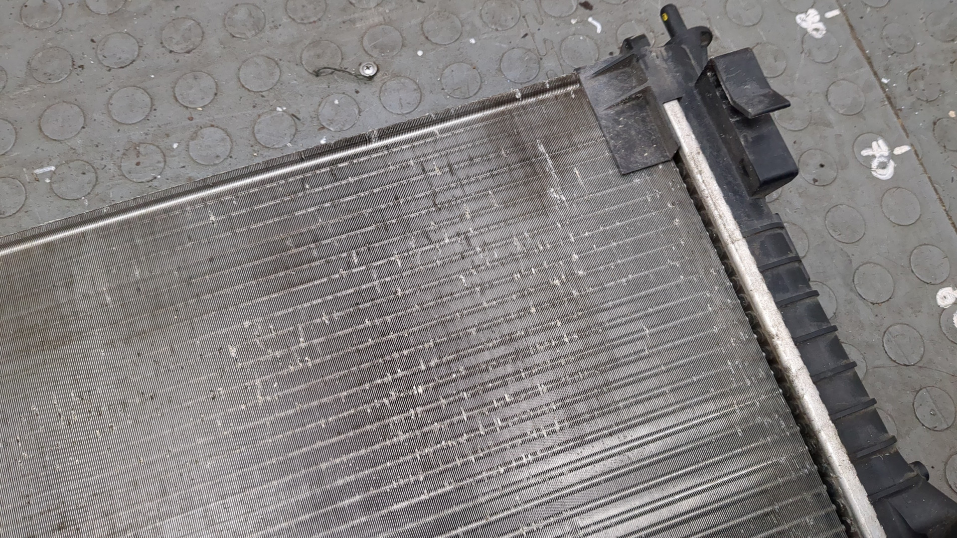 Радиатор охлаждения двигателя основной