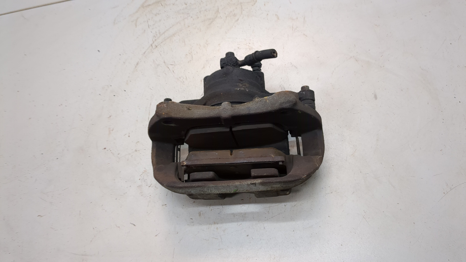 Суппорт передний правый