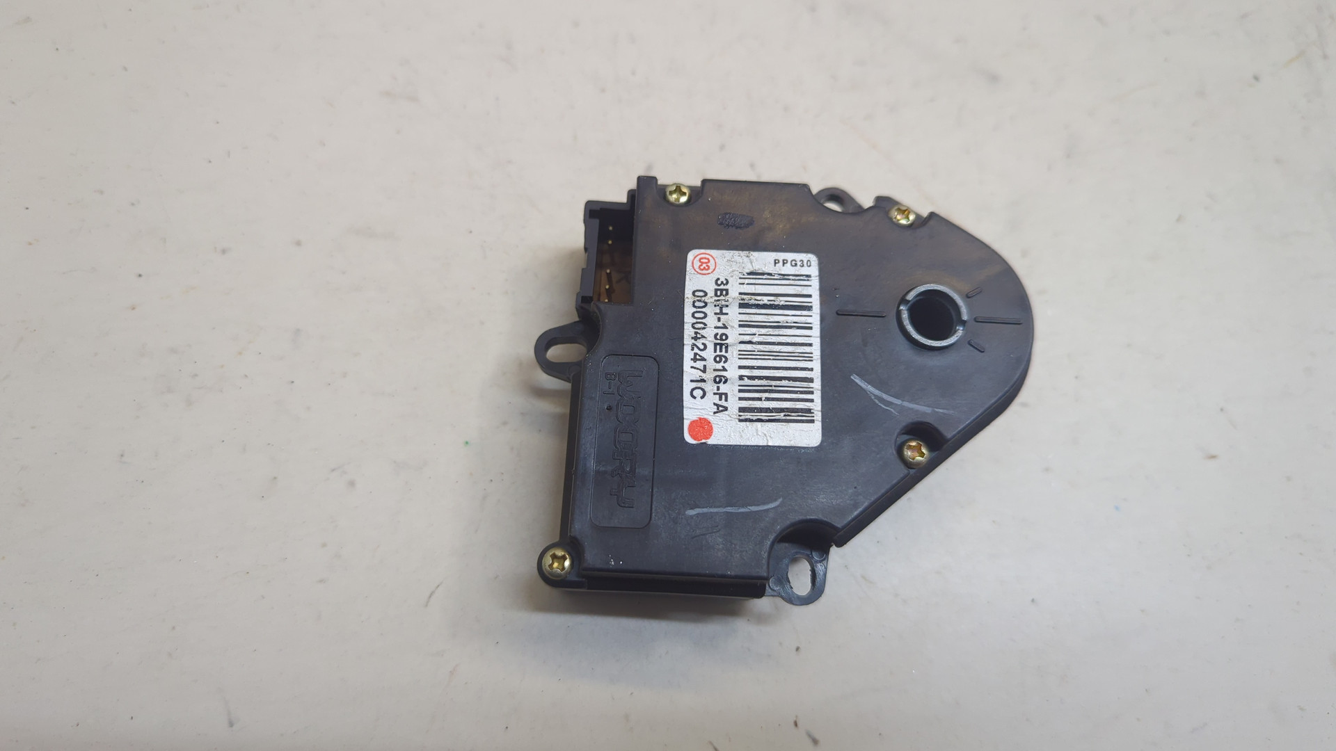 Моторчик заслонки печки